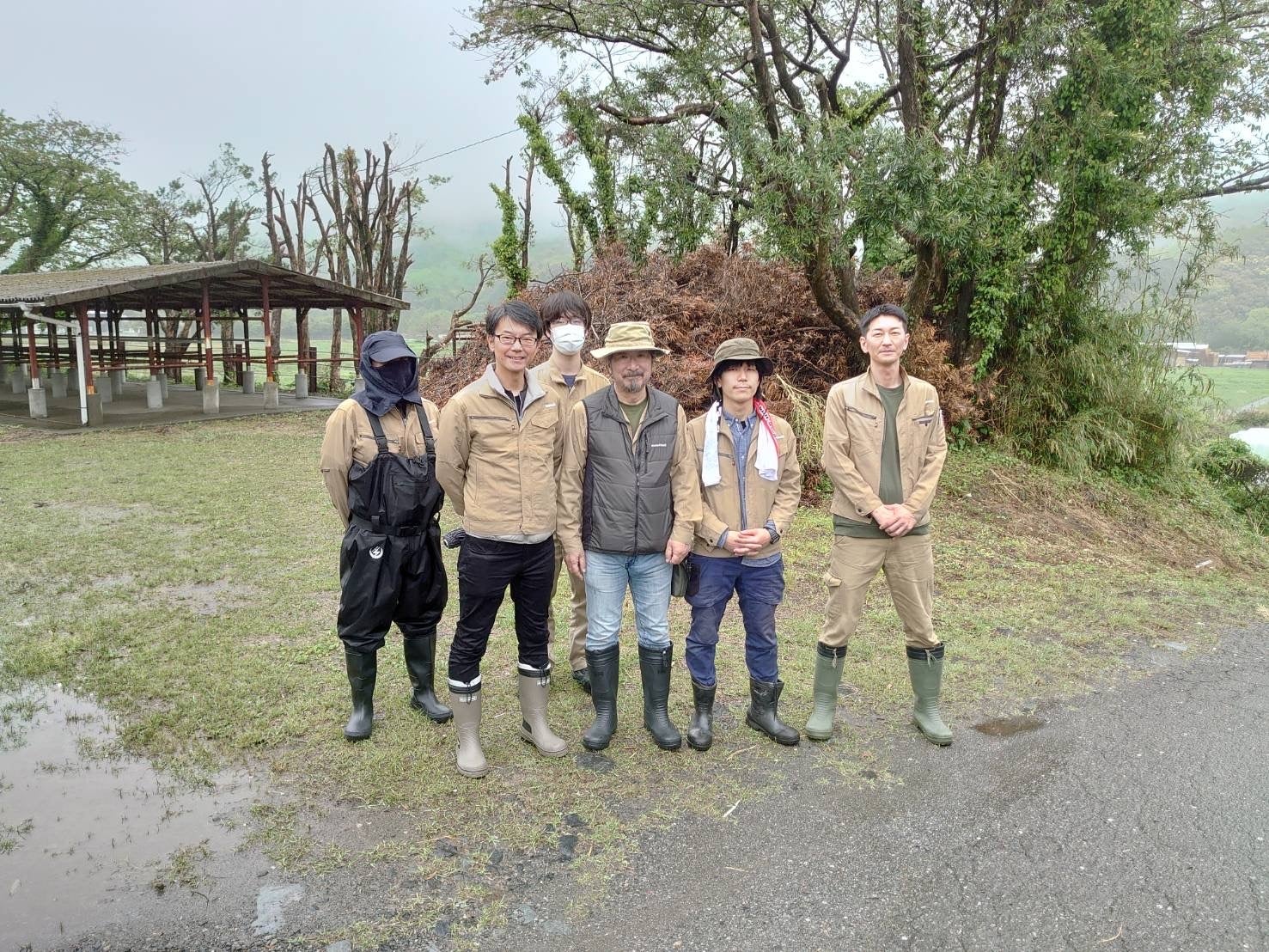 髙本陽一アグリ研究所所長とWORKROID農業に関わるテムザックメンバー