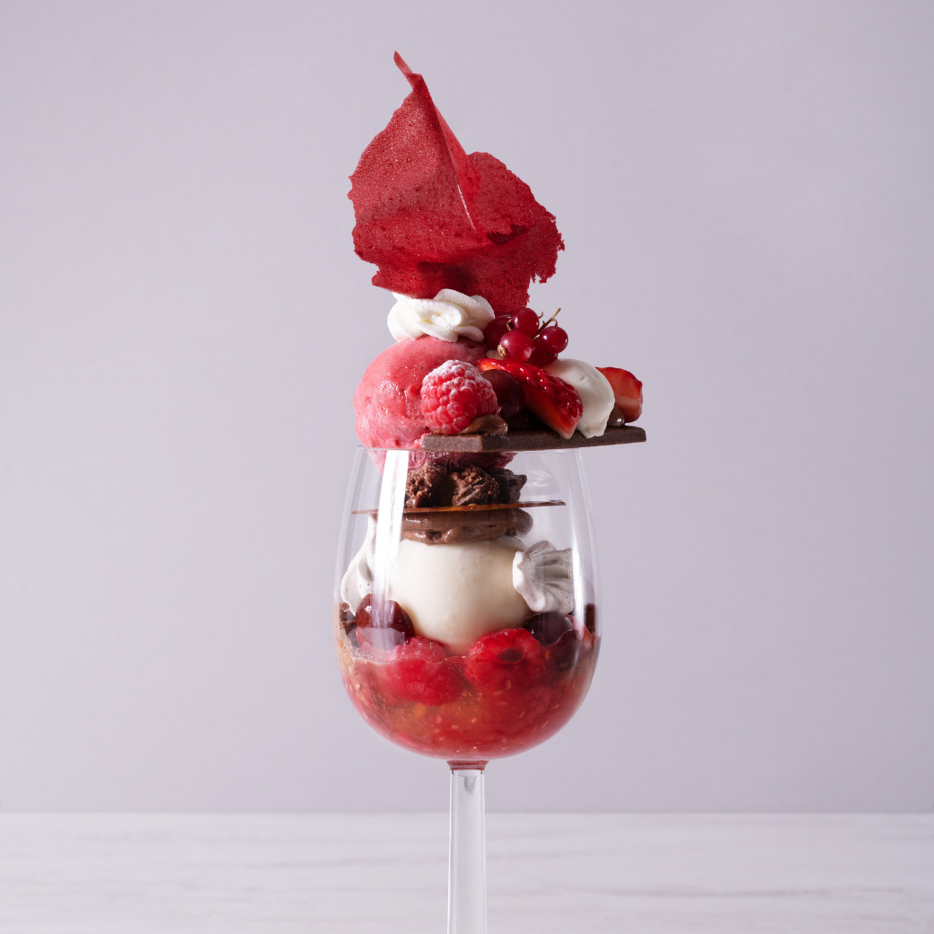 フリュイルージュのフォレノワールパフェ