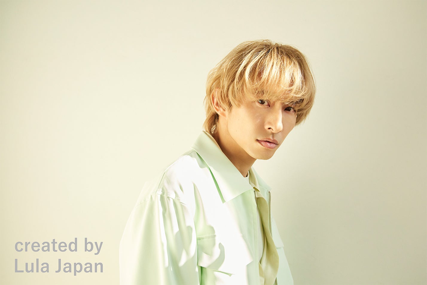 三宅健がローラ メルシエ×ルラ ジャパンwebタイアップで披露する2つのルック 三宅健がローラ メルシエ×ルラ ジャパンwebタイアップで披露する2つのルック