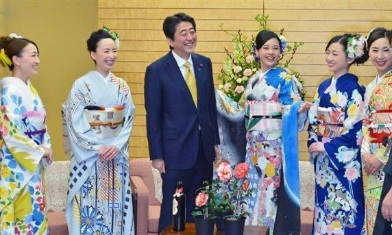 総理大臣（首相官邸にて）