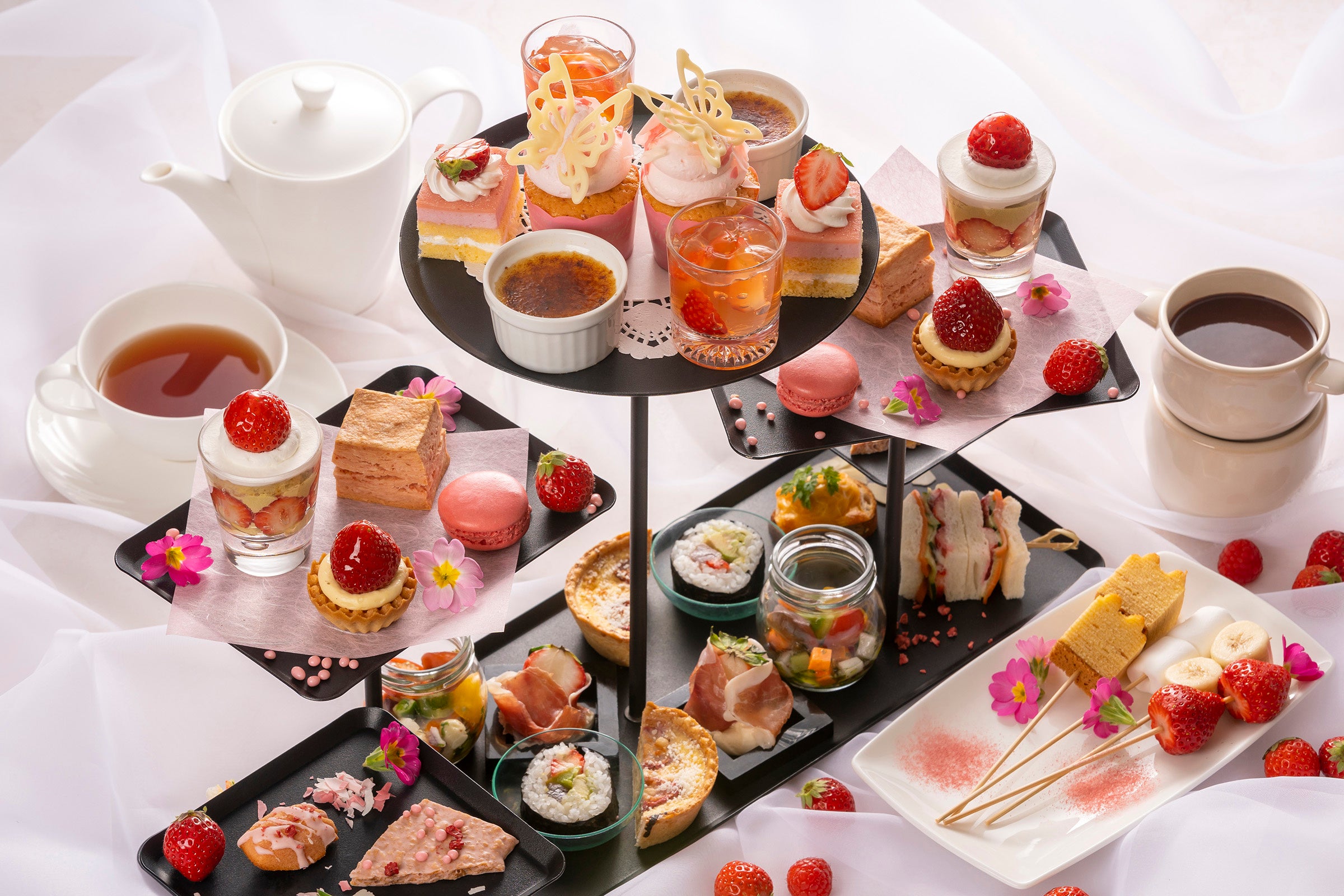 「ストロベリーアフタヌーンティーセット ～美しきいちごの世界～」イメージ