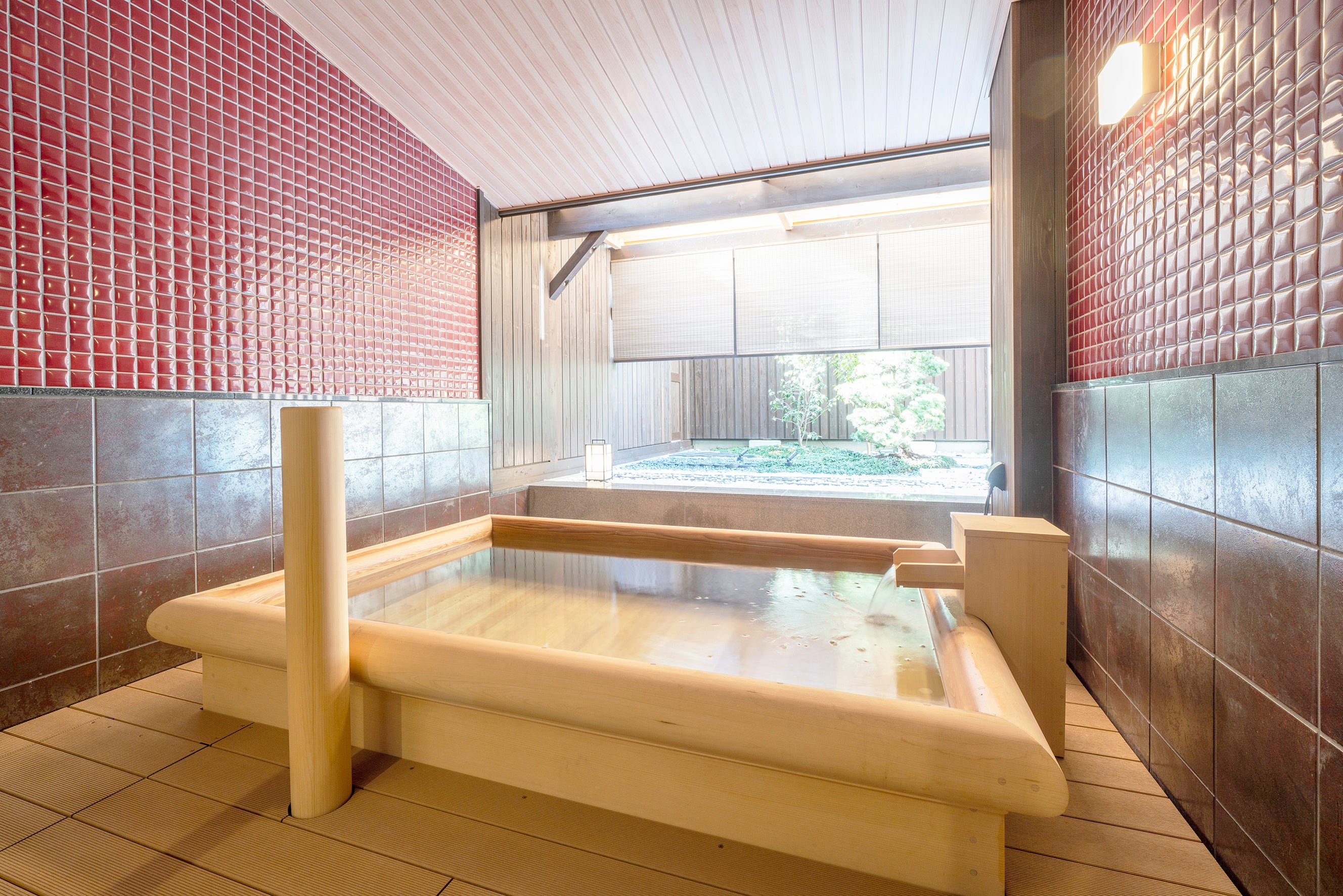 貸切風呂「丸太の湯」