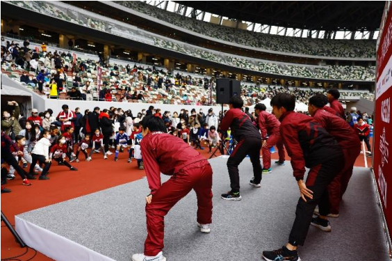 早稲田大学競走部による準備体操（第11回大会）
