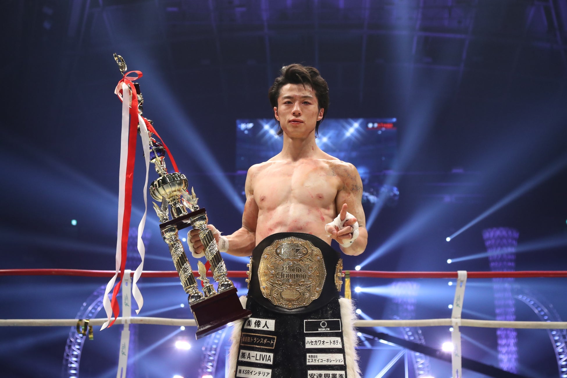 K 1 World Gp 東京大会 金子晃大が玖村将史との死闘を制して第3代スーパー バンタム級王座戴冠 武尊と軍司泰斗がエキシで殴り合い K 1 実行委員会のプレスリリース K 1 World Gp 東京大会 金子晃大が玖村将史との死闘を制して第3代スーパー バンタム級王座戴冠 武尊と軍司泰斗がエキシで殴り合い K 1 実行委員会のプレスリリース
