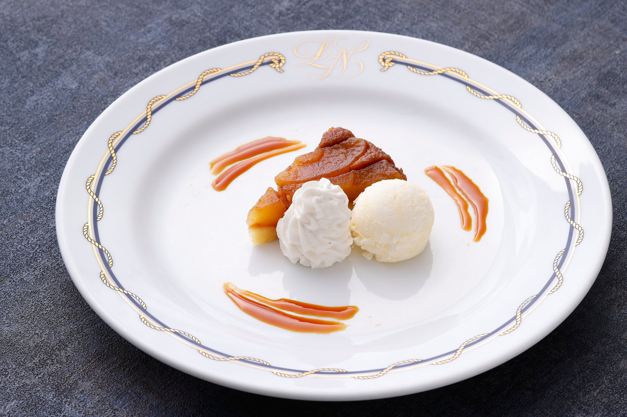 りんごのタルトタタン