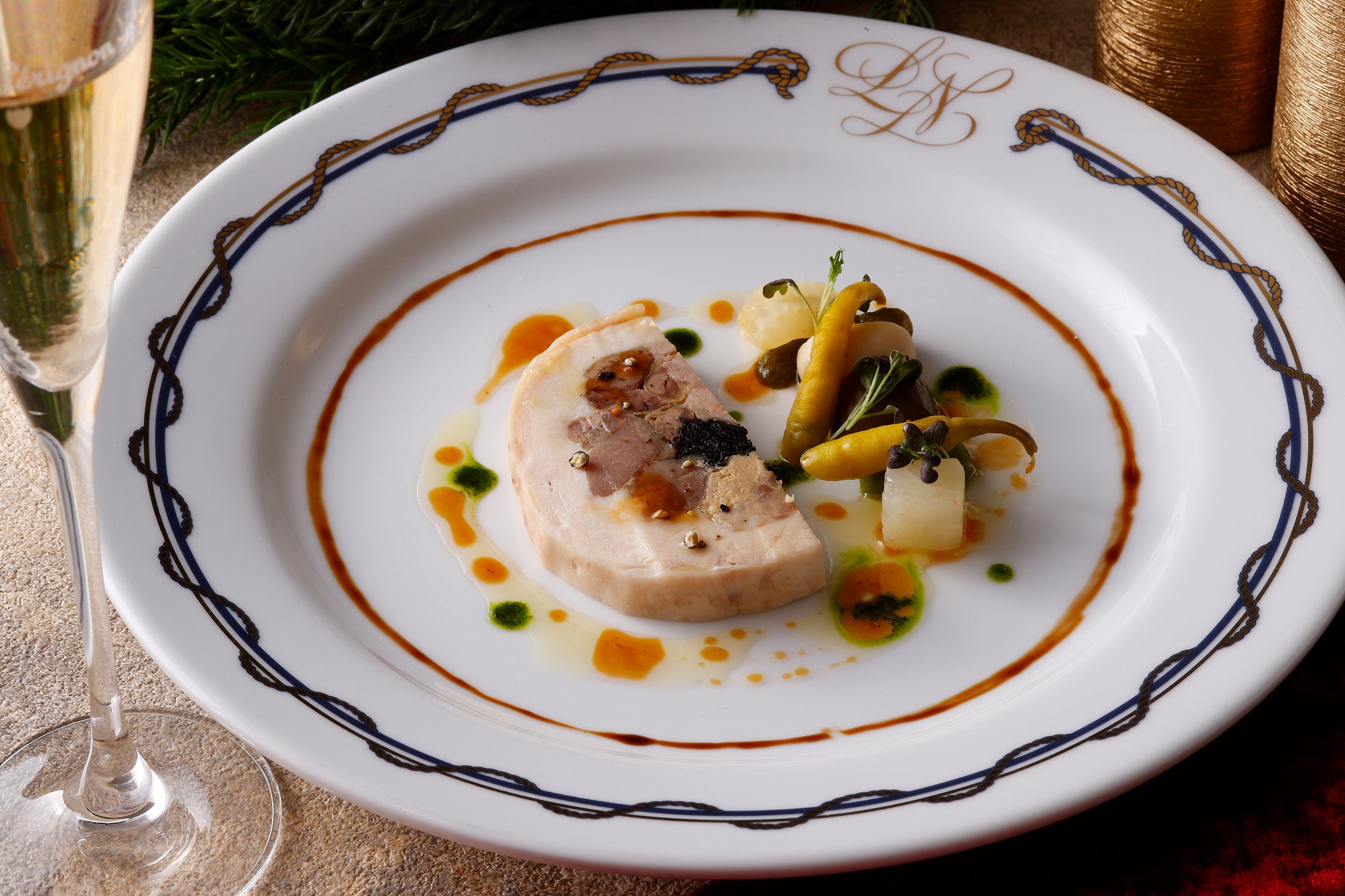 ブレス産プーラルドのバロティーヌ（ディナー・前菜）