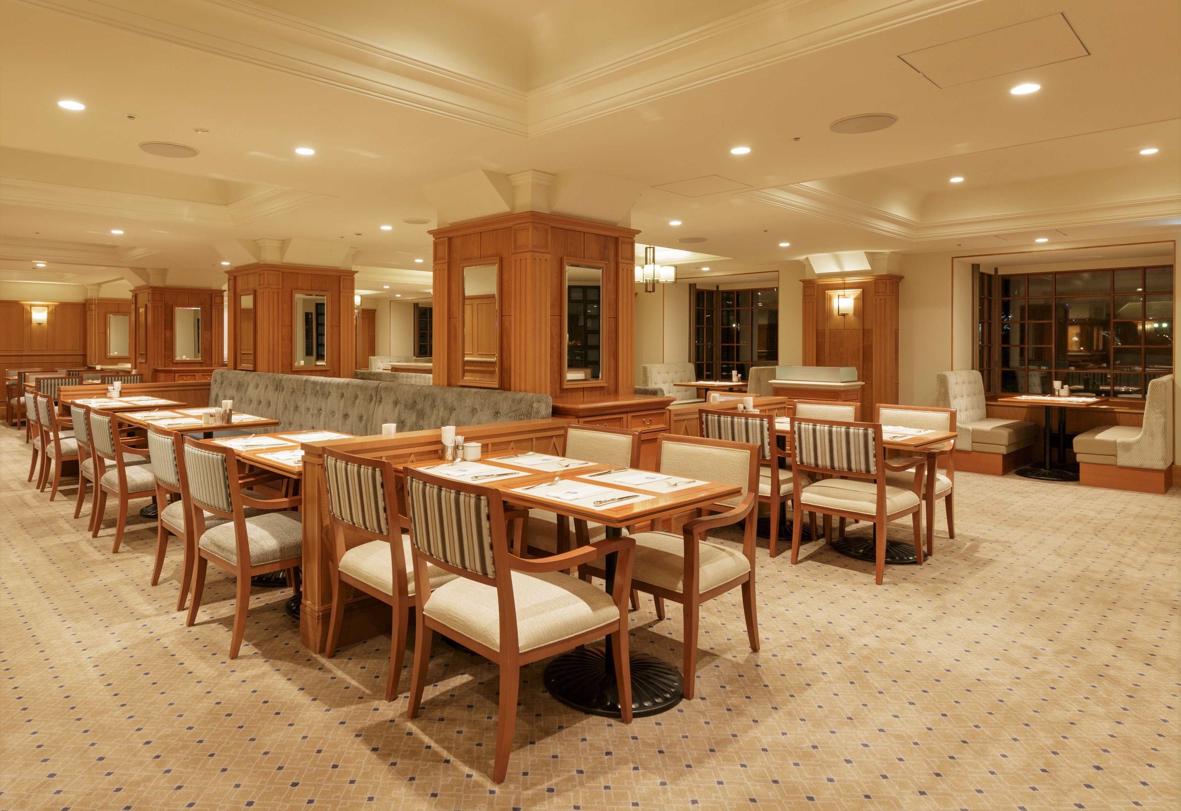 本館1階 コーヒーハウス ザ・カフェ