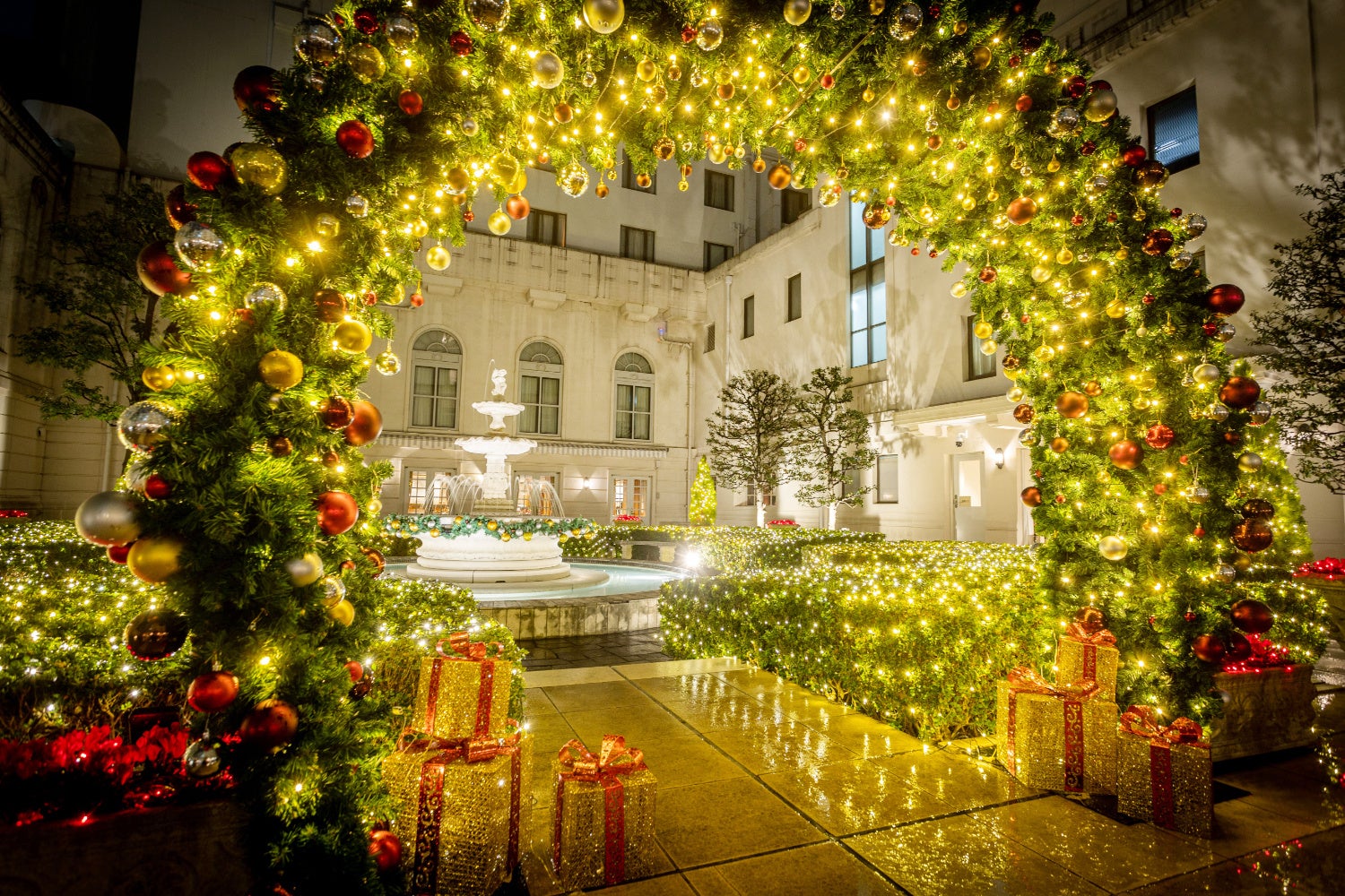【ホテルニューグランド】クリスマスイルミネーション「光の庭園」&クリスマスツリー | 日本ホテル株式会社のプレスリリース
