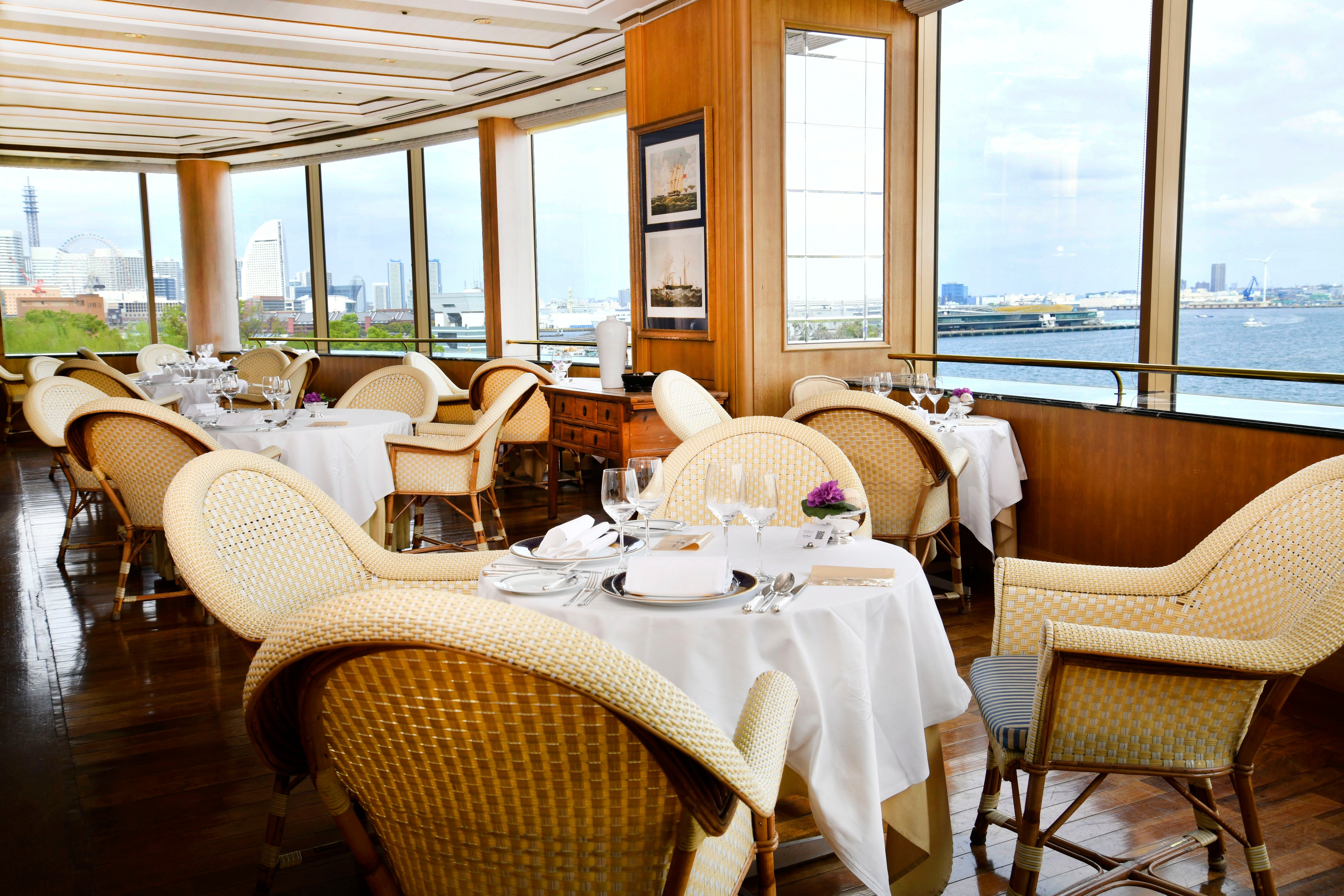 タワー館5階　パノラミックレストラン　ル・ノルマンディ