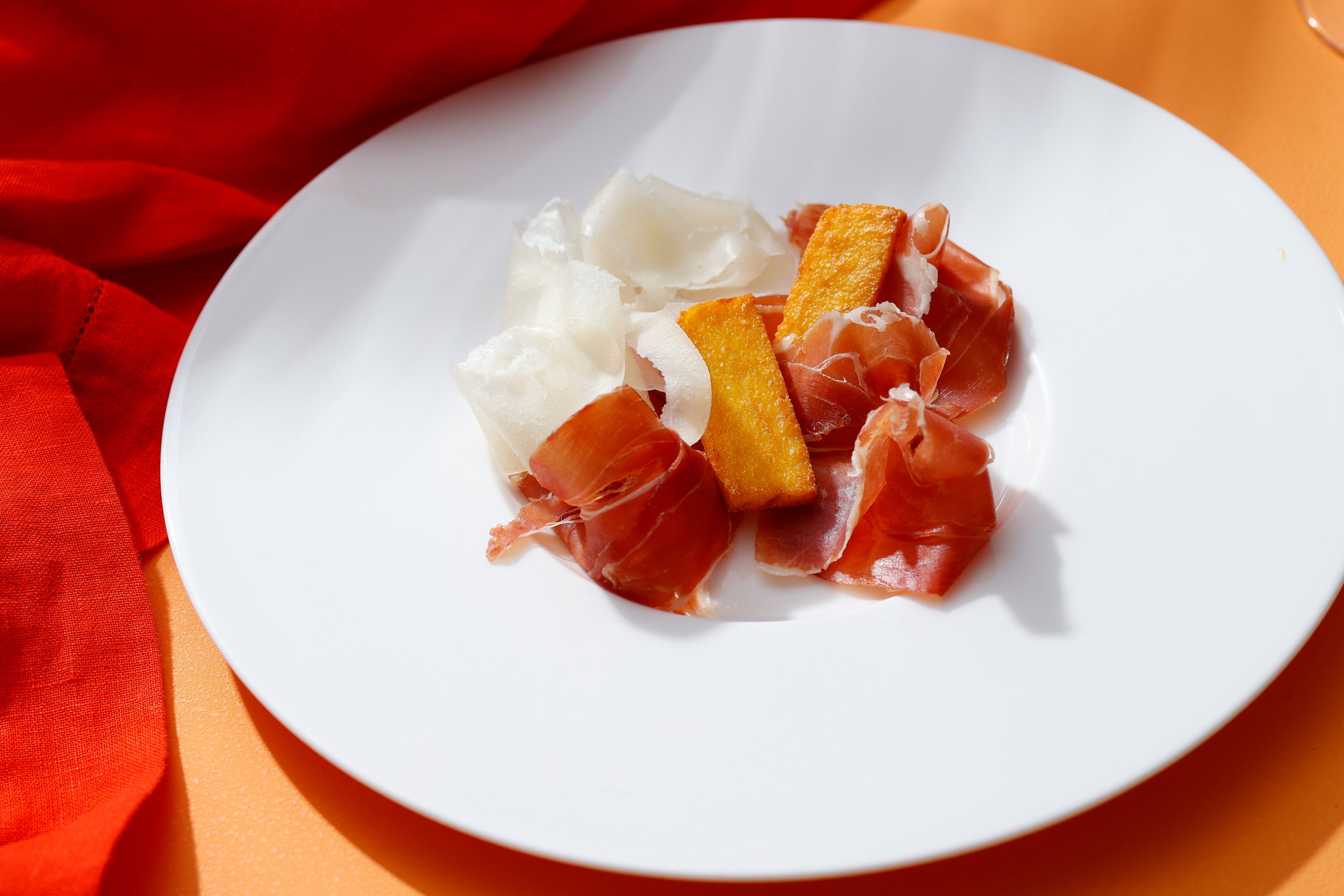 生ハム ロディジャーノチーズ ニンニク風味のポレンタ