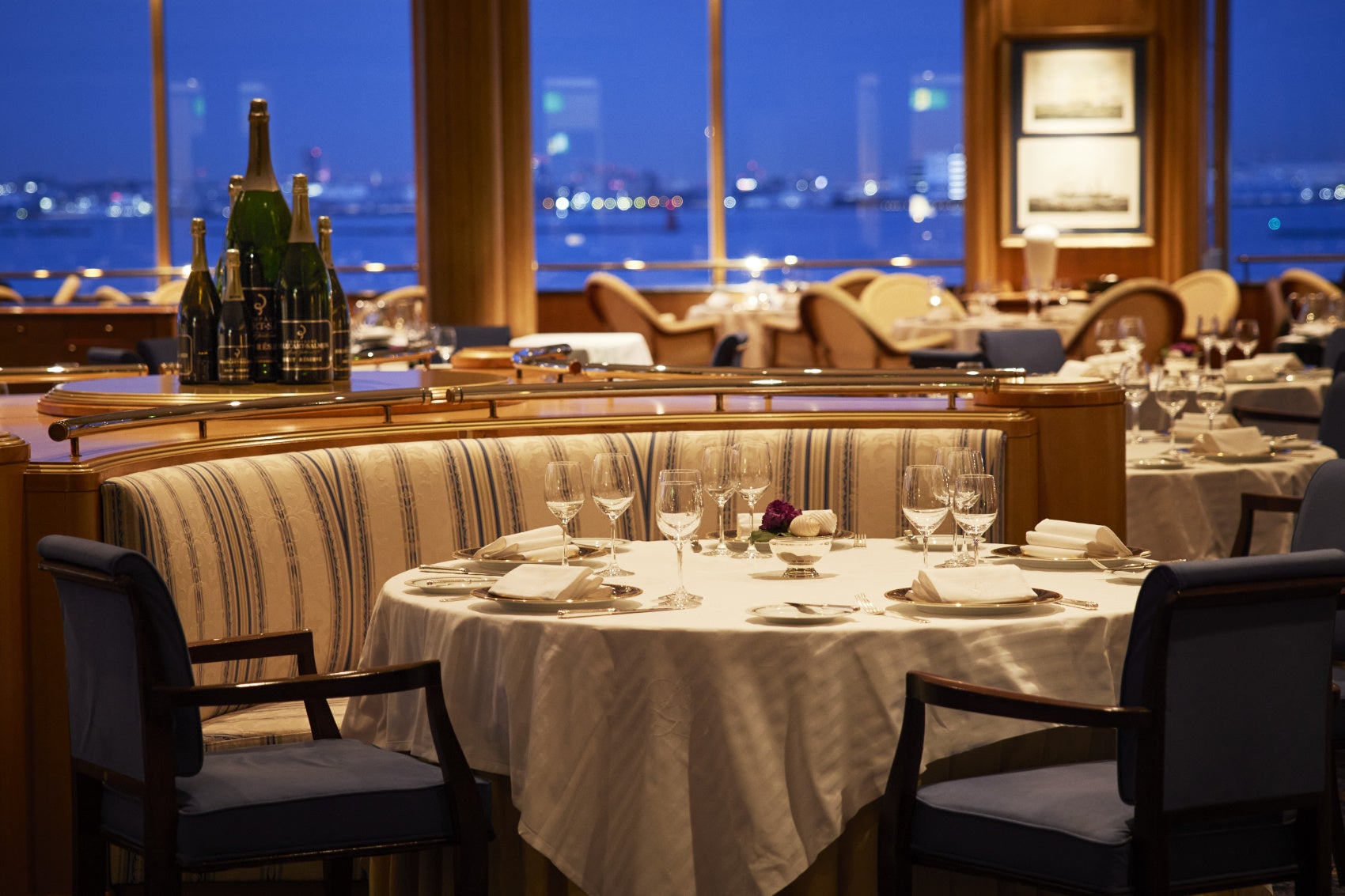 タワー館5階 パノラミックレストラン　ル・ノルマンディ