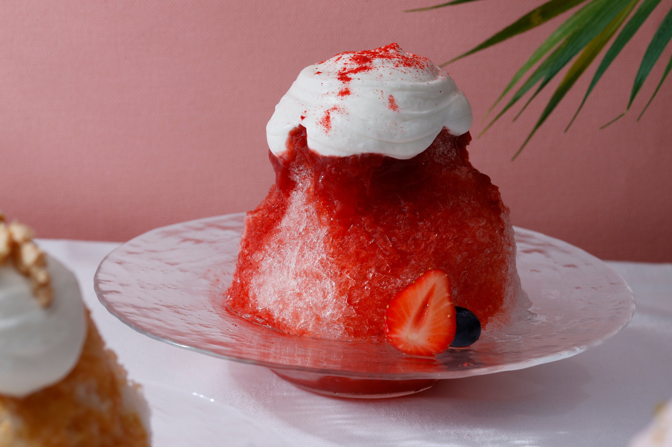 贅沢シロップのいちごフラッペ　￥1,644（税金・サービス料込）