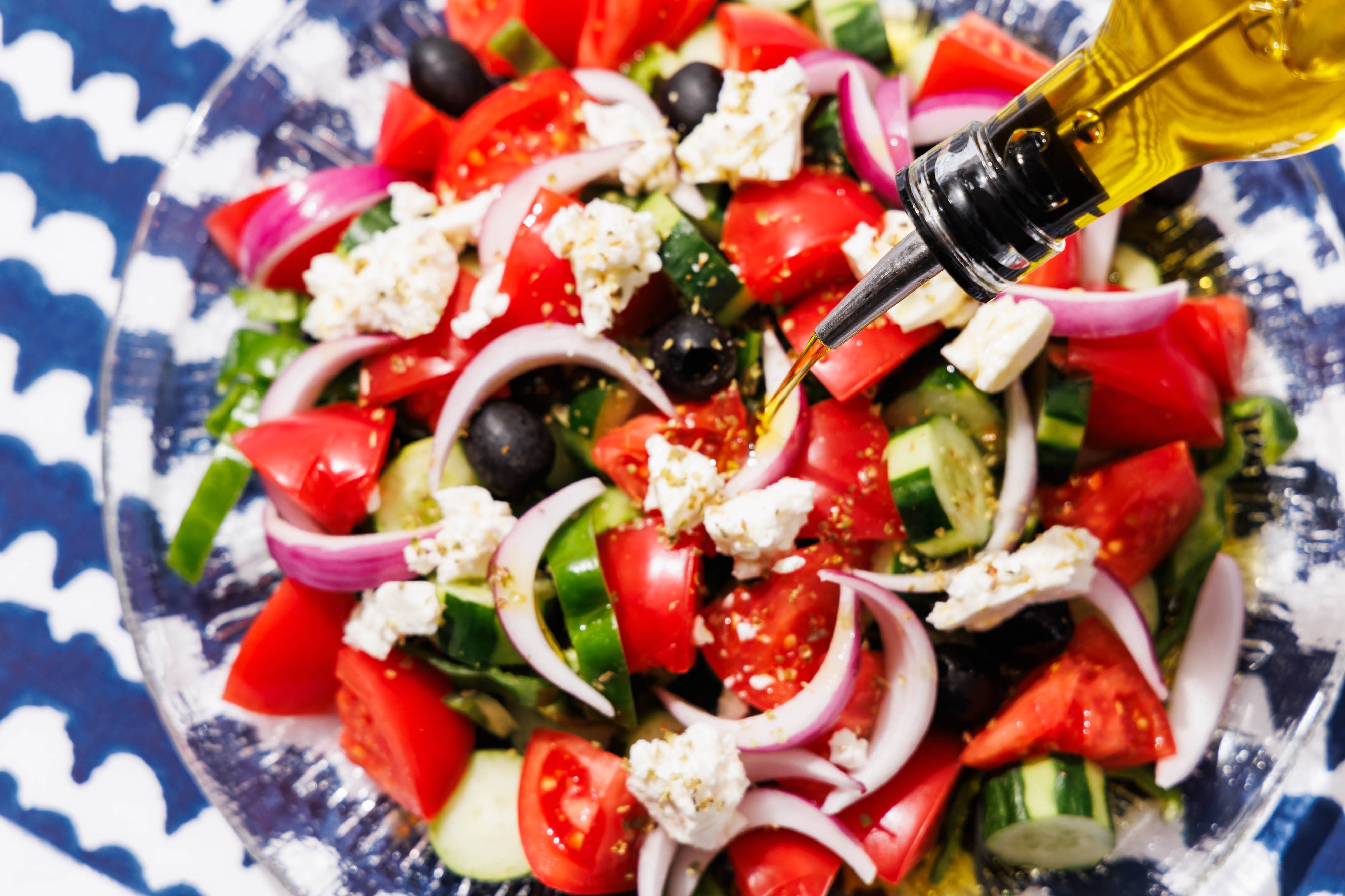 フェタチーズ入りハーブたっぷりギリシャ風サラダ