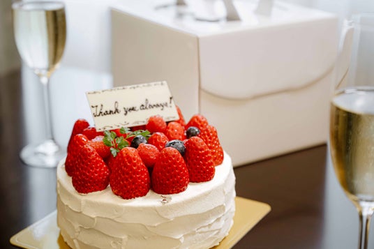 【東京ステーションホテル】ご自宅でもホテルの美味しさを堪能!お祝いや記念日にロビーラウンジ テイクアウト・ホールケーキのご案内 【東京ステーションホテル】ご自宅でもホテルの美味しさを堪能!お祝いや記念日にロビーラウンジ テイクアウト・ホールケーキのご案内