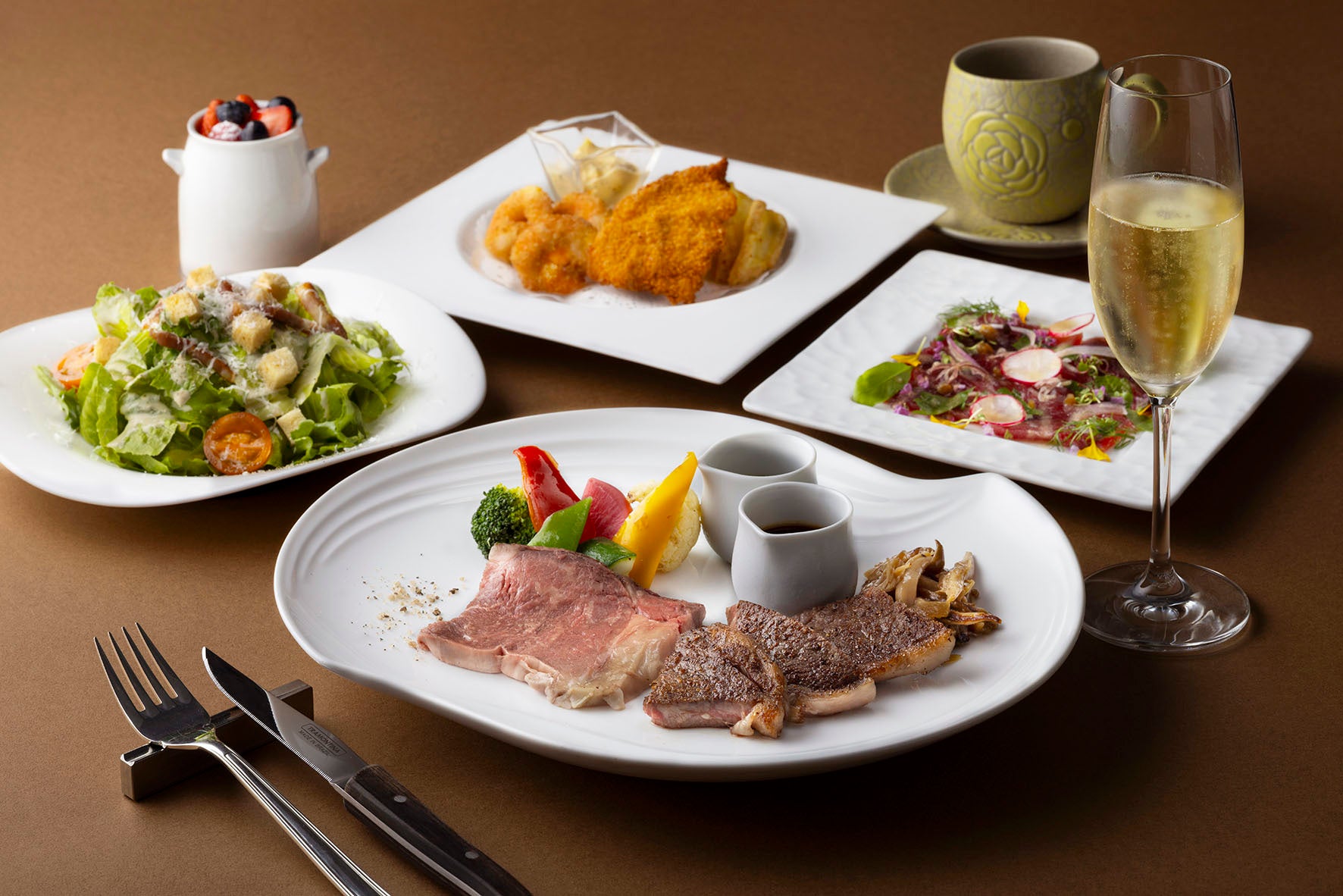 【東京ステーションホテル】黒毛和牛ローストビーフ食べ放題×飲み放題 忘年会や新年会にもおすすめ！Meat-Up！カメリア