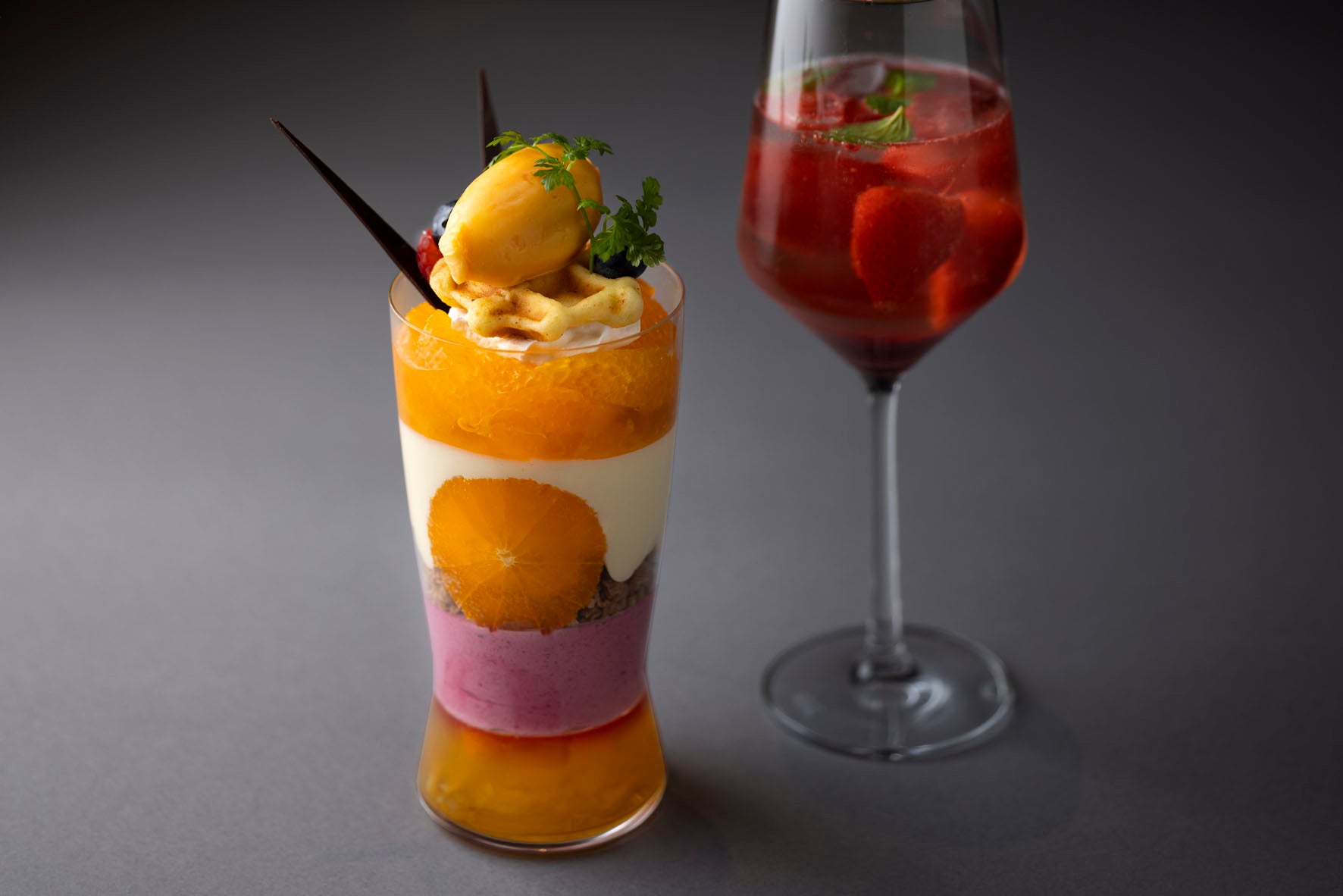 パフェと「ストロベリーソーダ」 イメージ