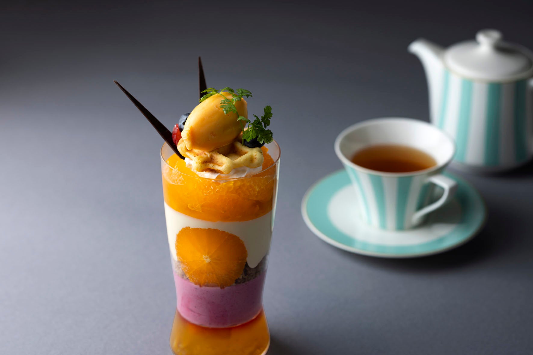 「みかんとカシスのパフェ」 イメージ