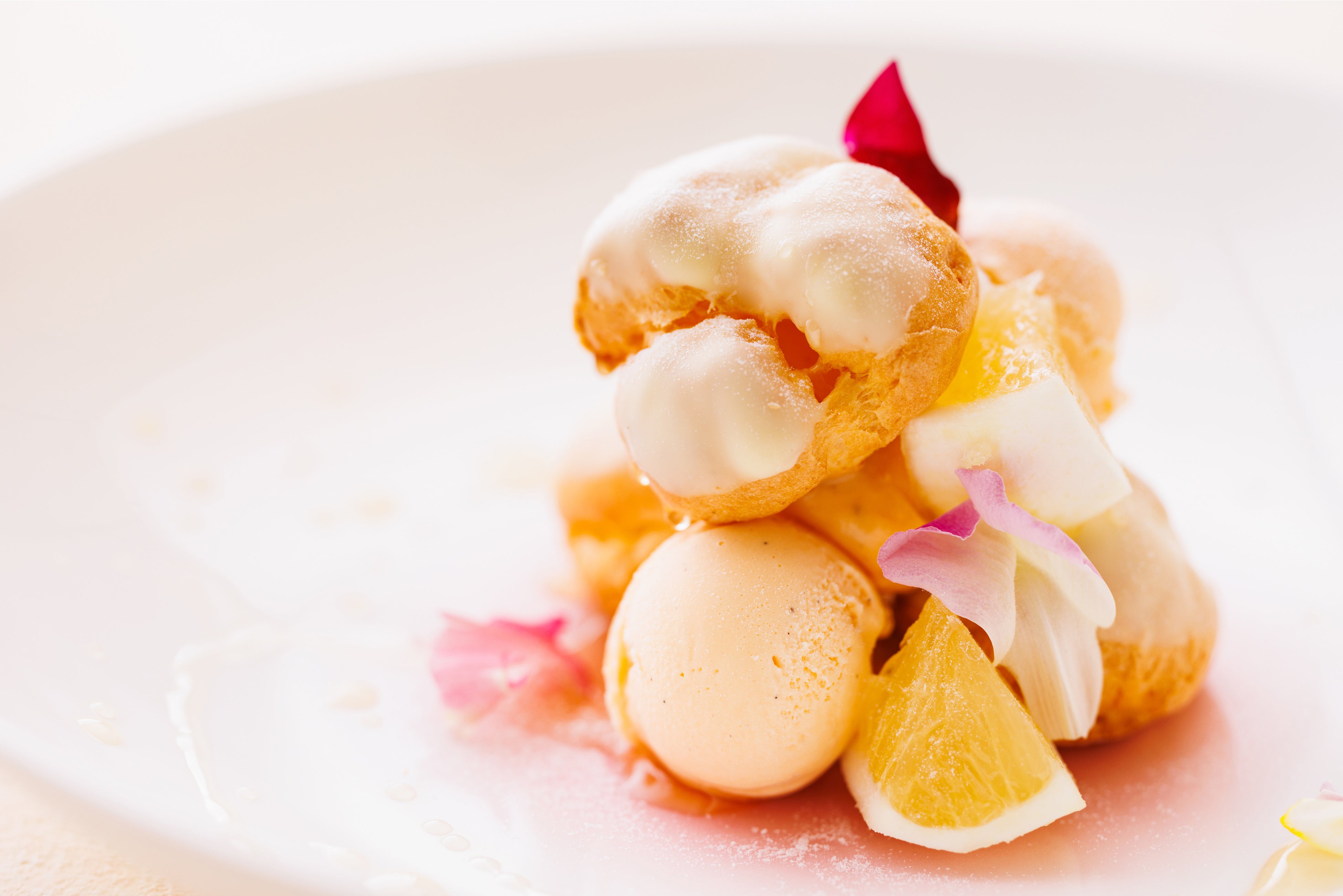 べこの乳のヨーグルトのプロフィットロール～栃の木の蜜とヨーグルト 甘みと酸味の饗宴～