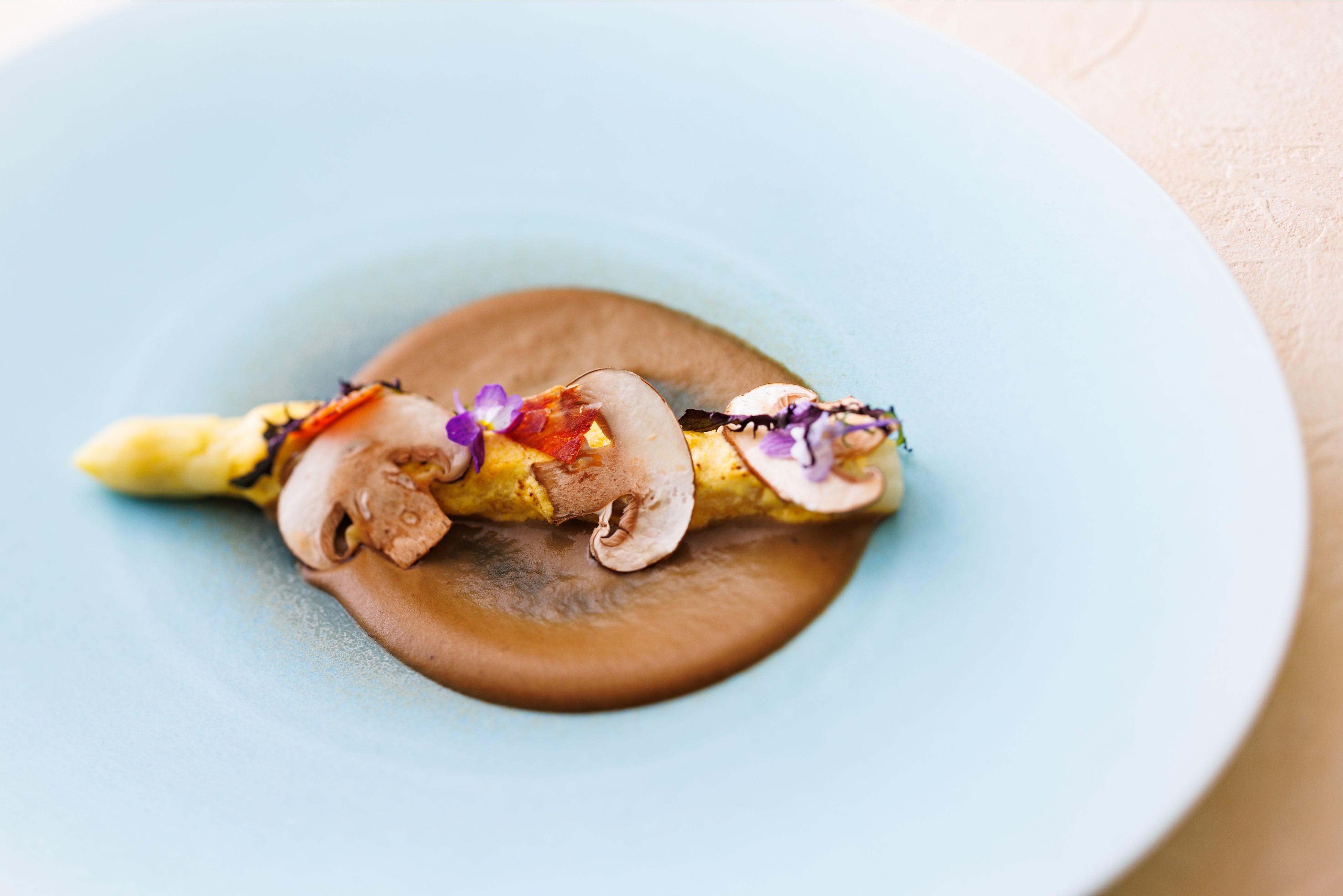 会津産ホワイトアスパラガスのポッシェ 舟形マッシュルームのクーリ