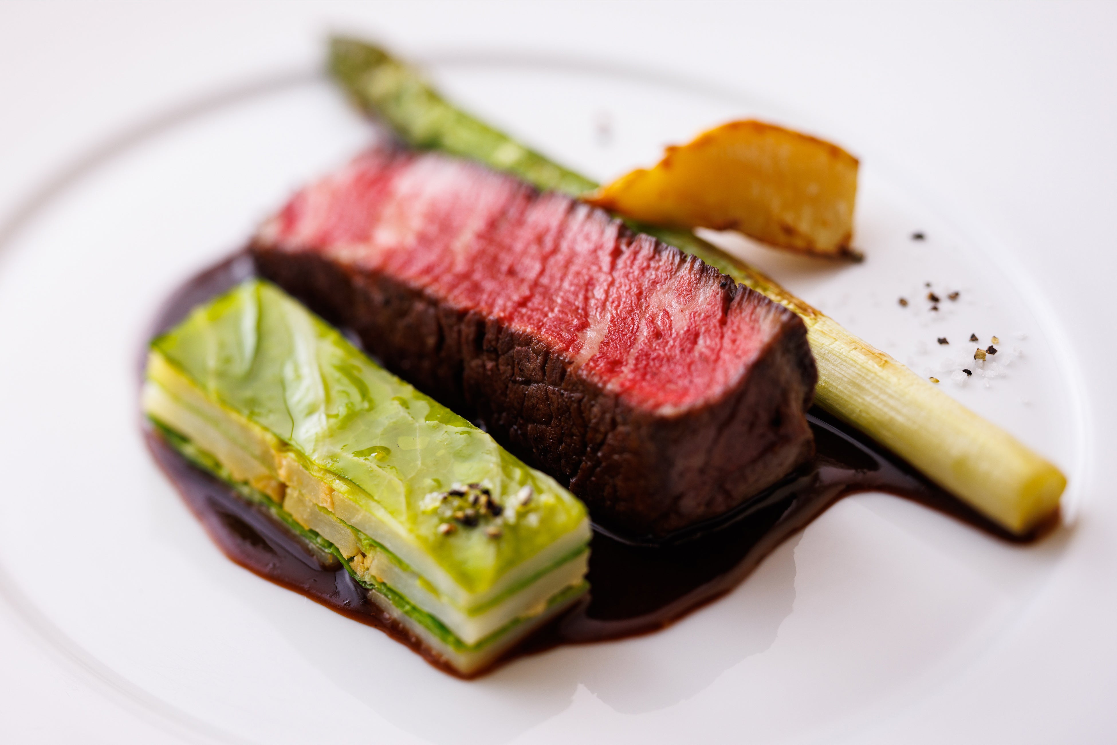 福島県産牛フィレのステーキ　会津産キャベツとゆず味噌のミルフィーユと共に