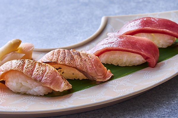 握り寿司(まぐろ　北海炙りサーモン)