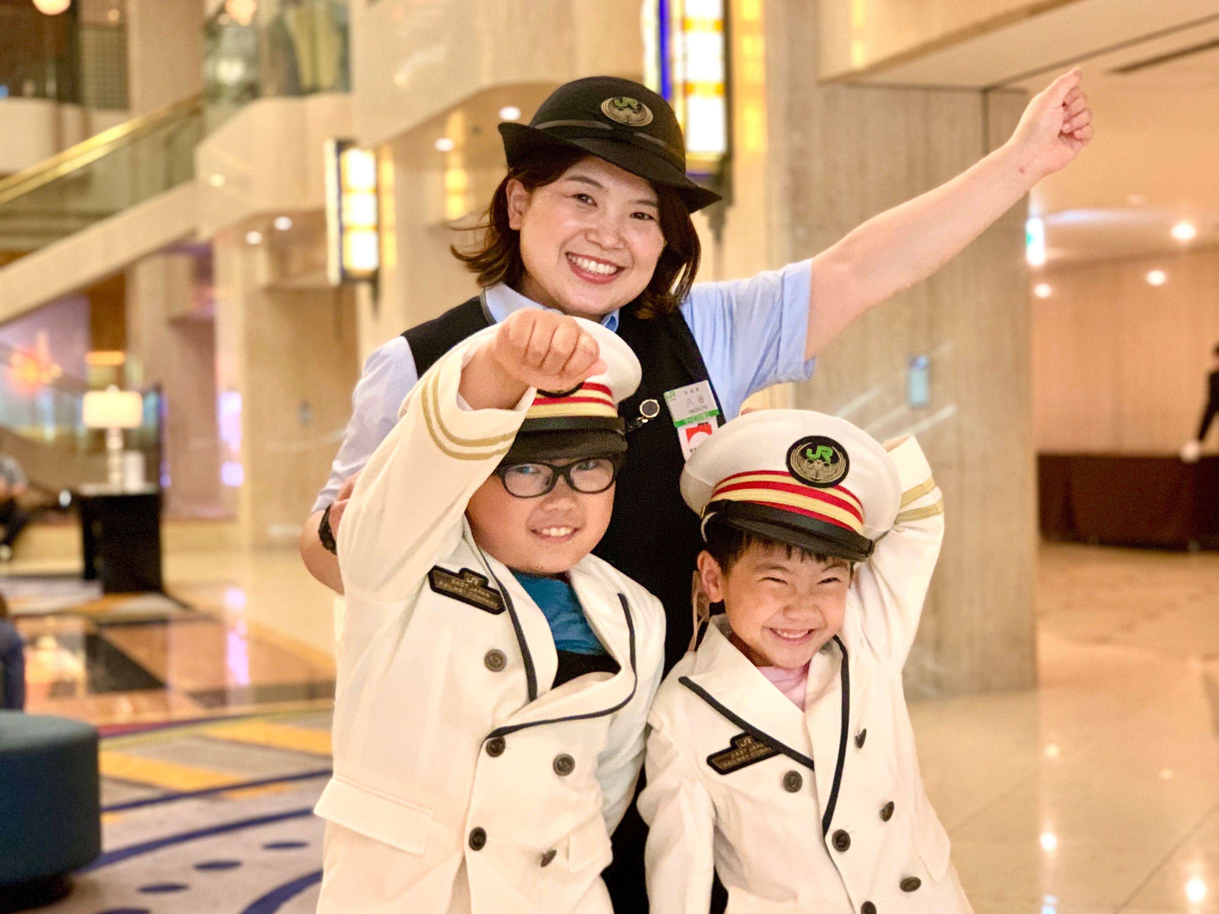 ロビーから出発