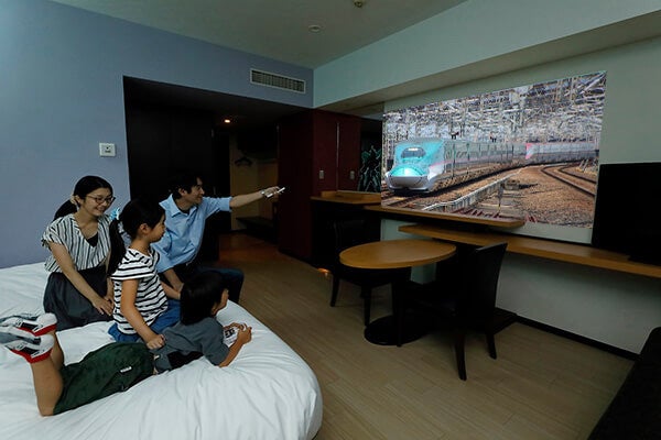 プロジェクター大画面投影イメージ