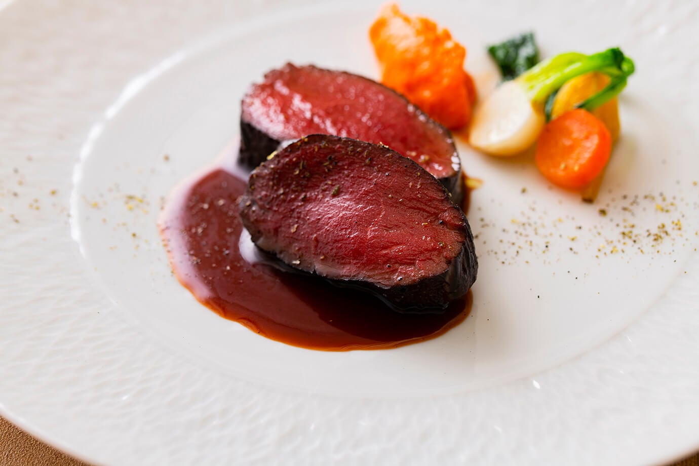 信州鹿のポワレ ポルトソース