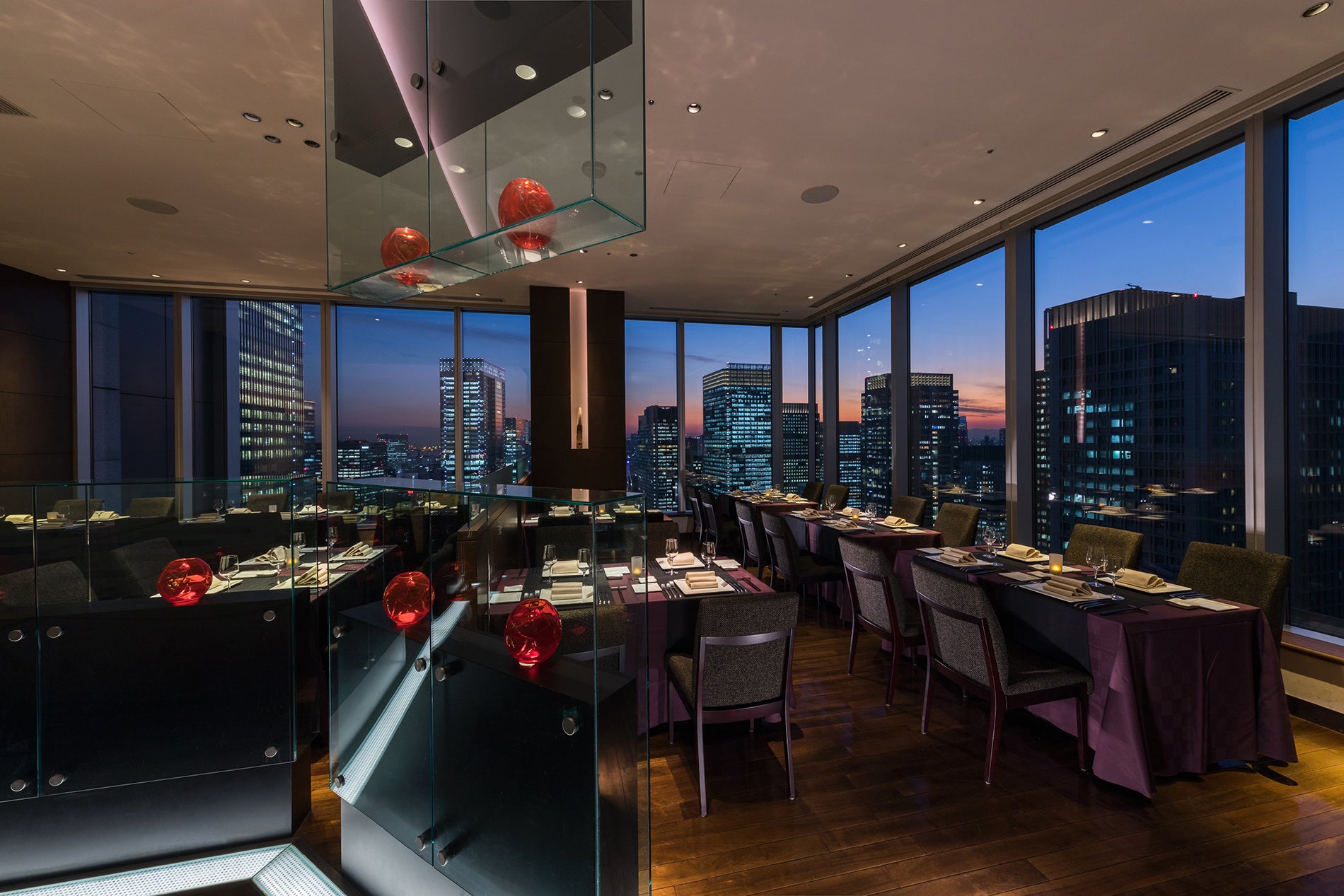 Dining & Bar TENQOO店内イメージ