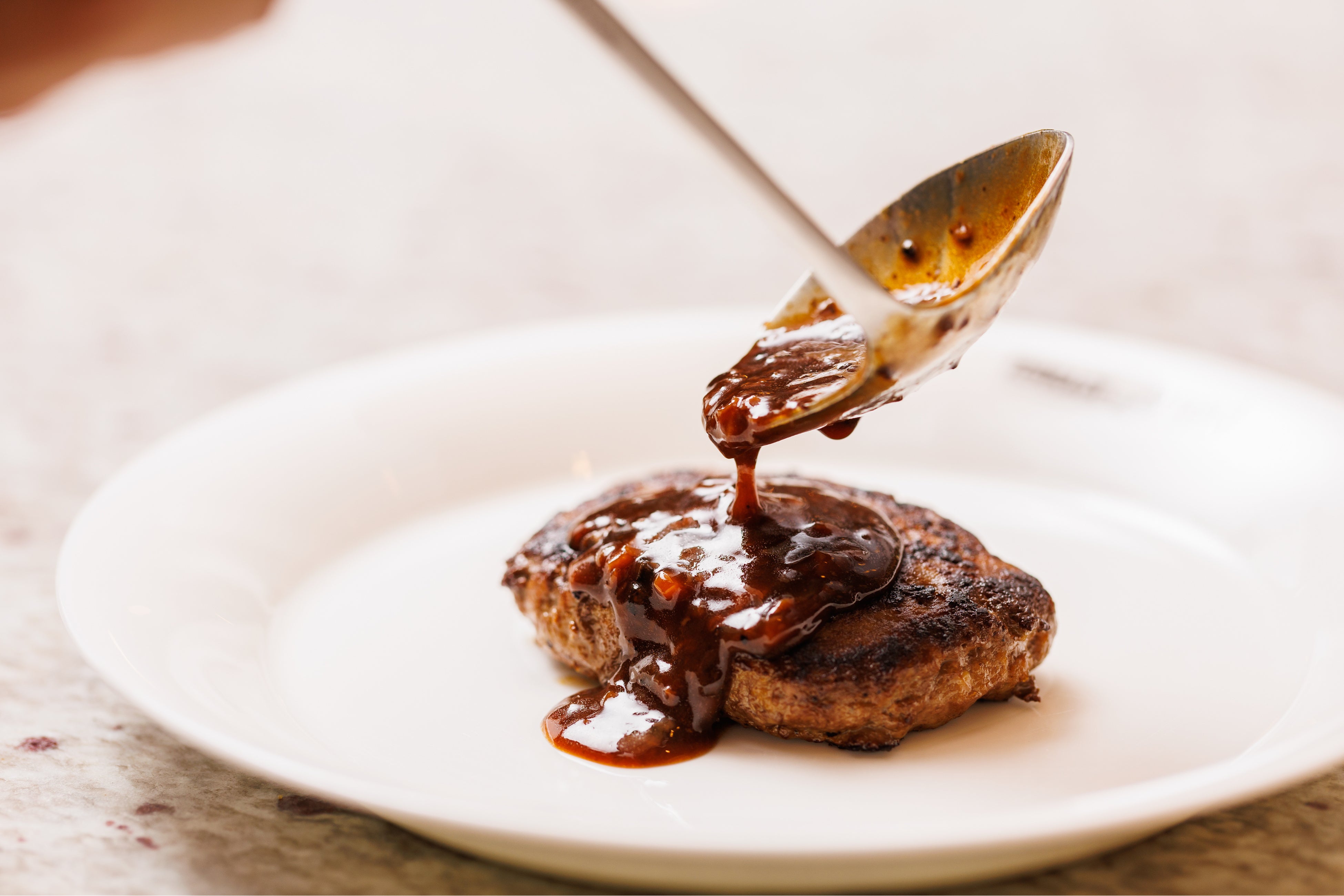 土佐あかうしのハンバーグステーキ