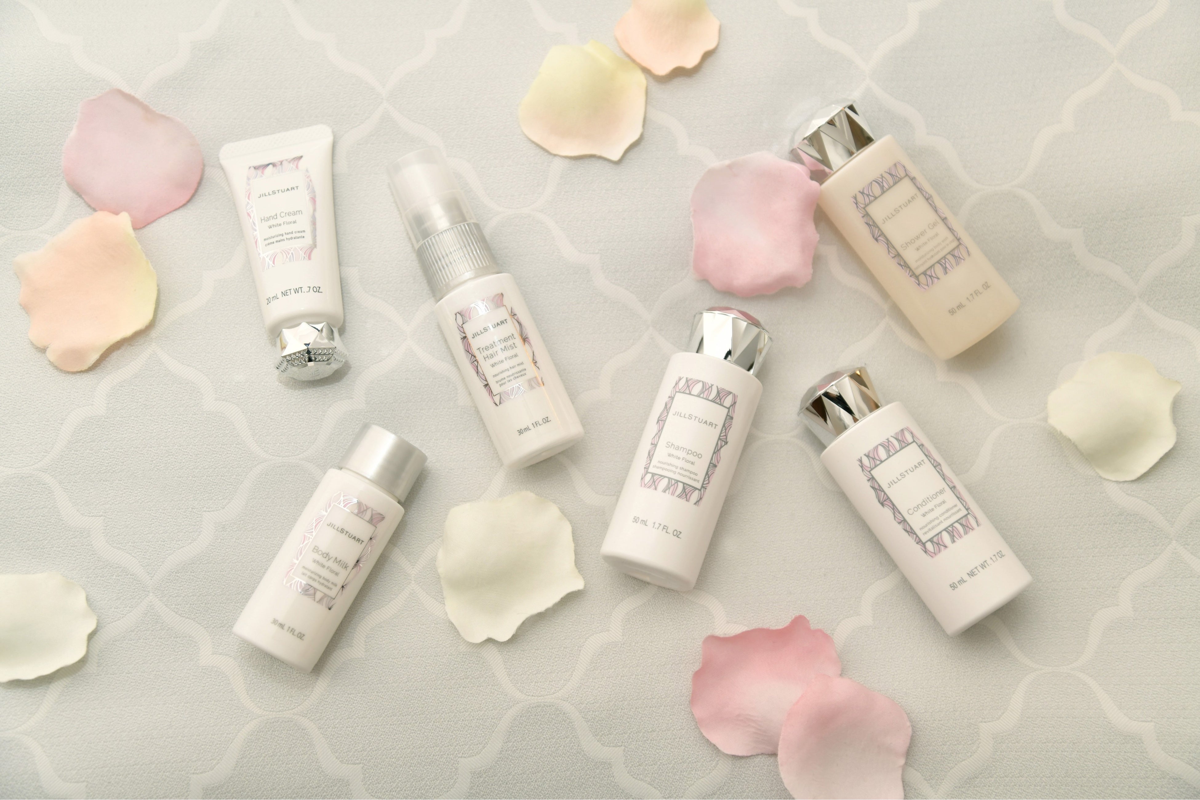 ホワイトフローラルの香りと可愛らしいデザインで人気のJILL STUARTアメニティセット