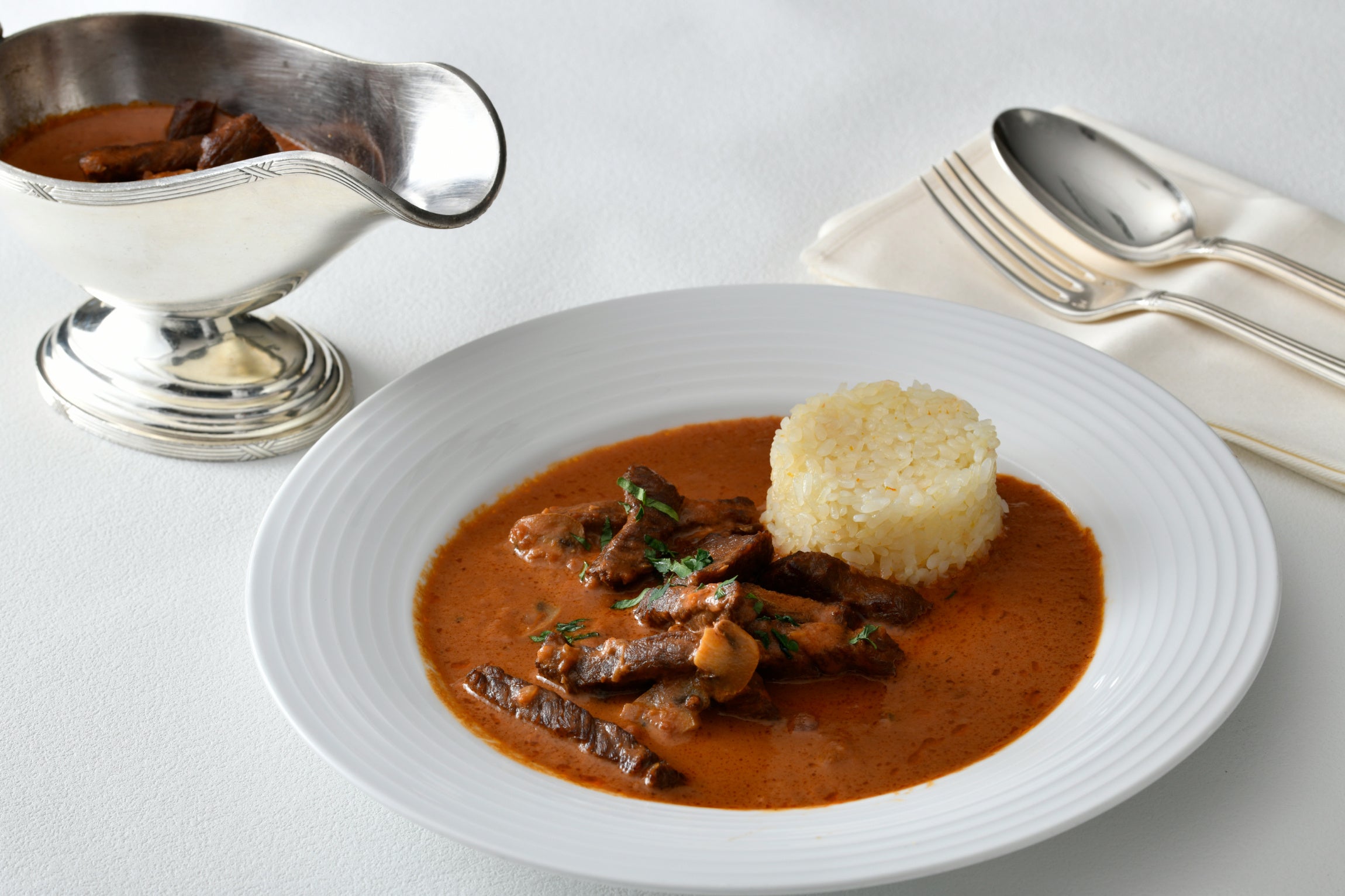 冷凍食品シリーズ第5弾の新商品「黒毛和牛のビーフストロガノフ」