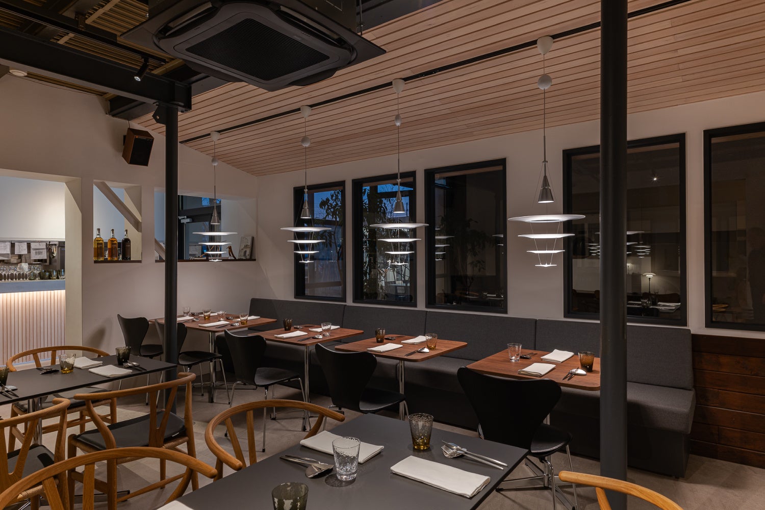 内山章一氏デザイン MAXRAY ペンダントライト 天井照明 モダン 3台 内山章一氏デザイン MAXRAY ペンダントライト 天井照明 モダン 3台