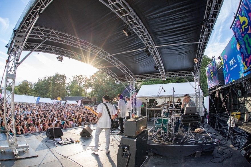 TAIWAN PLUS 2019年　宇宙人のステージ　写真 中華文化総会