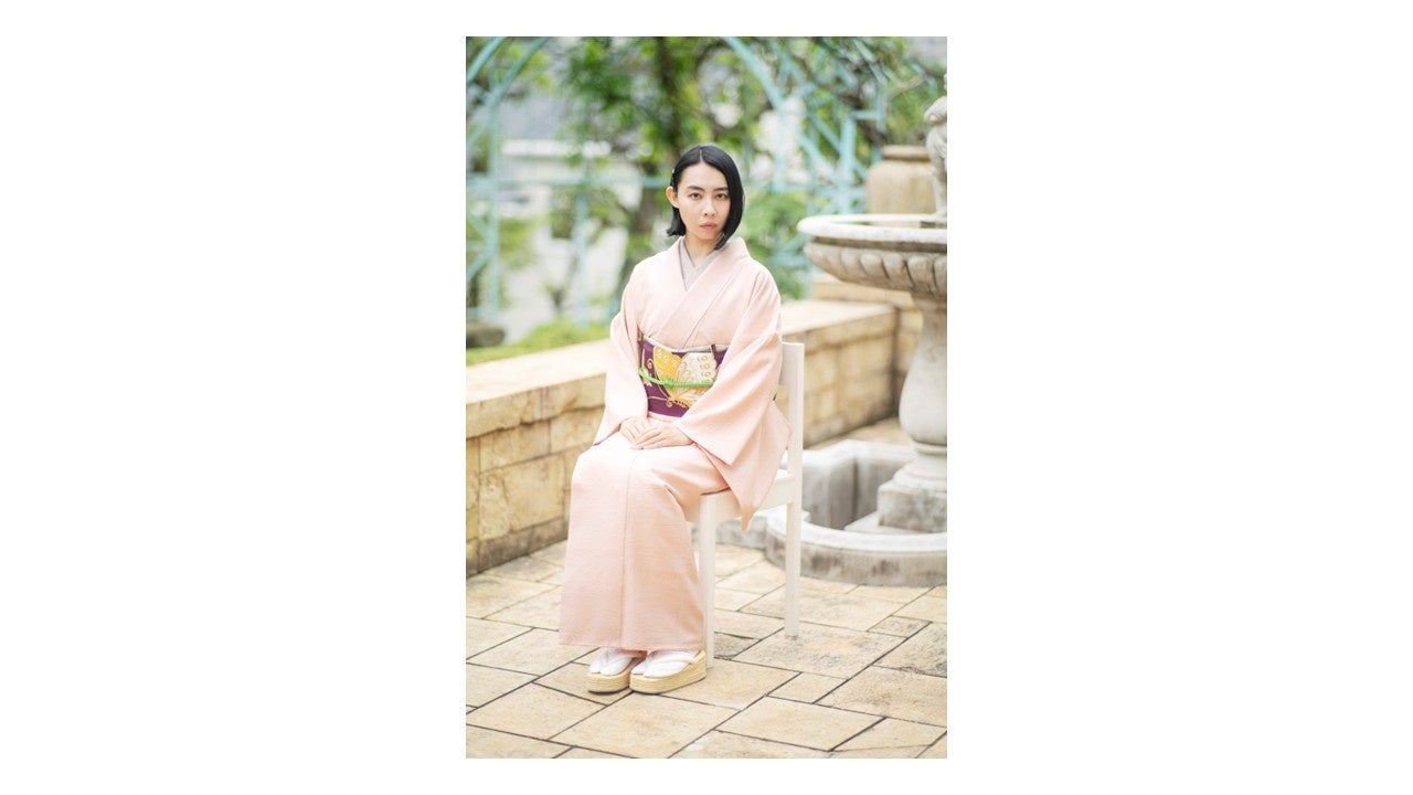 朝吹真理子のエッセイ集『信号旗K』、雑誌『GINZA』人気連載を書籍化