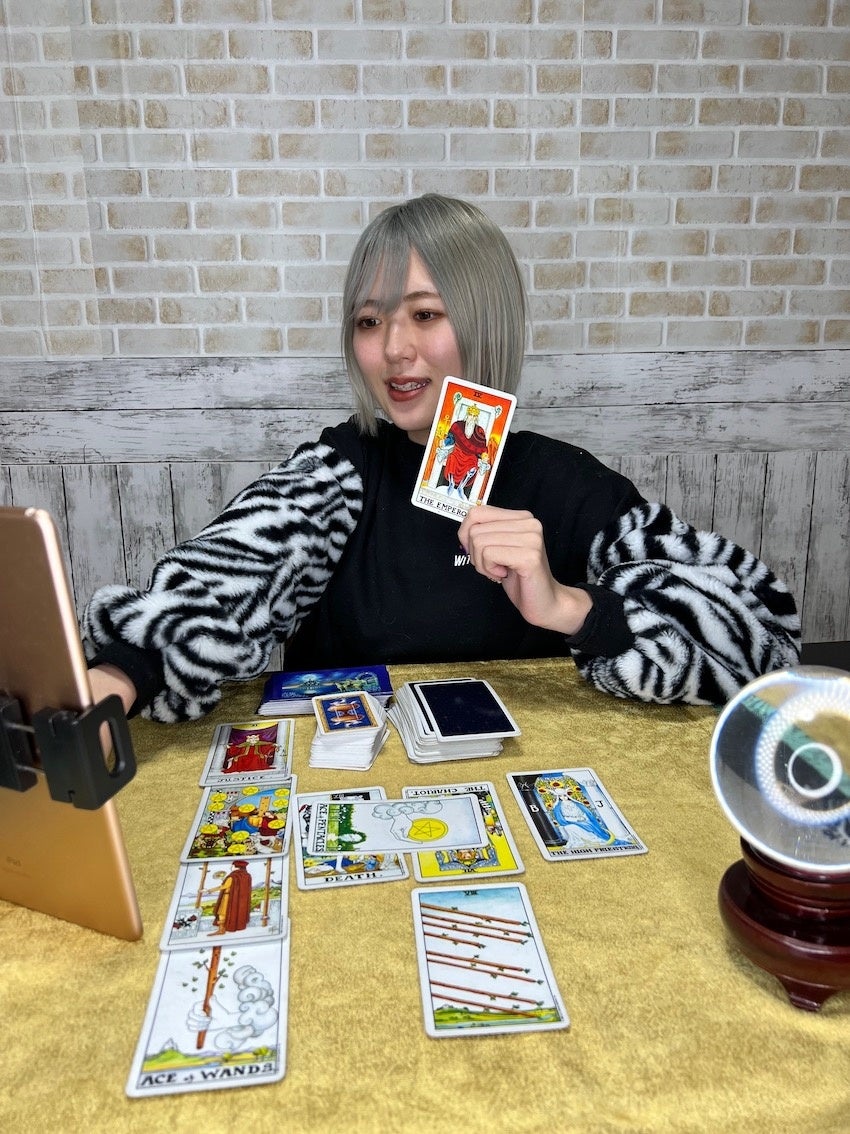 占いライバーとして活躍する「明蘭 meiran」さん