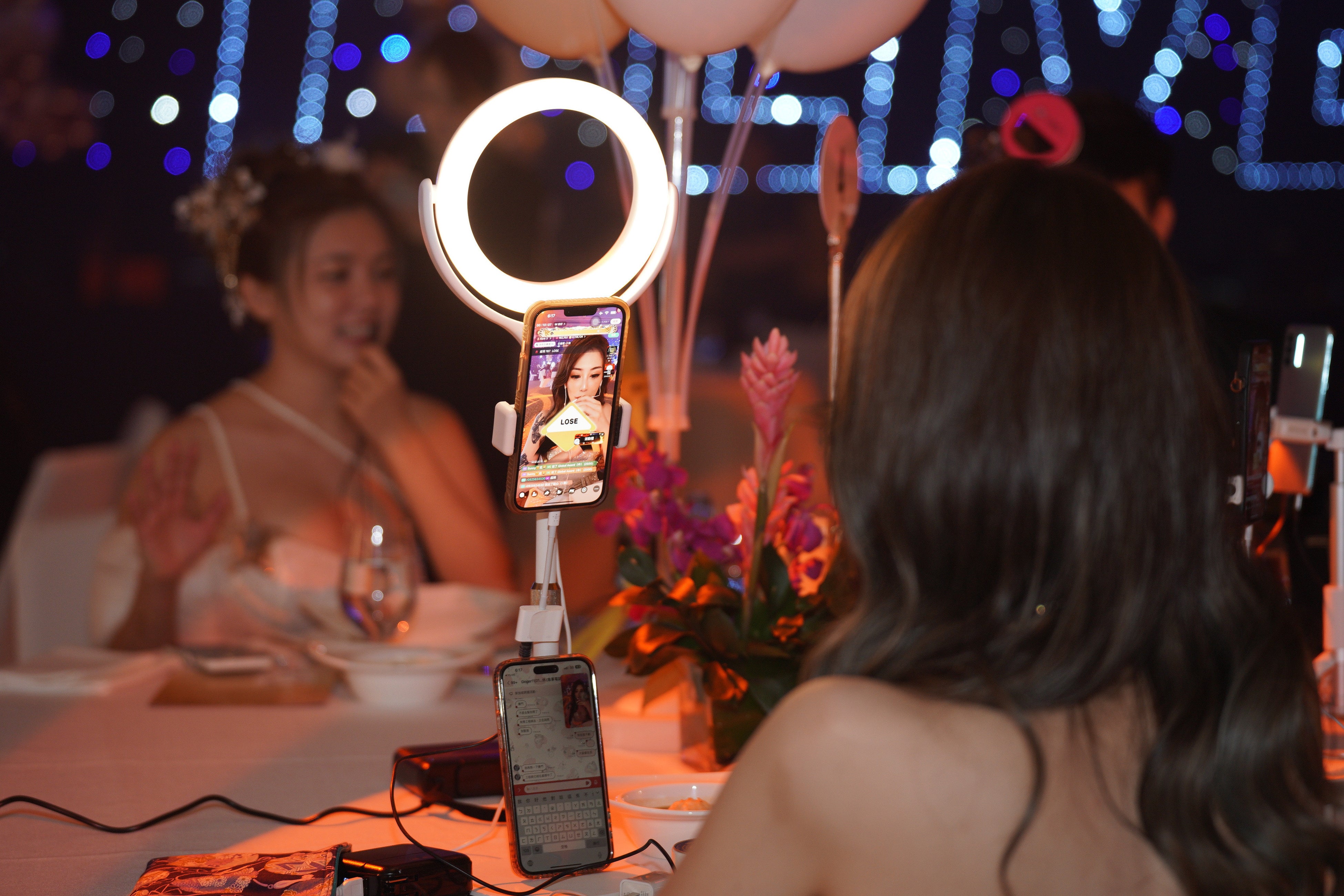 写真キャプション： 2023年11月20日にシンガポールで初開催された「17LIVE Global Award in Singapore」の様子