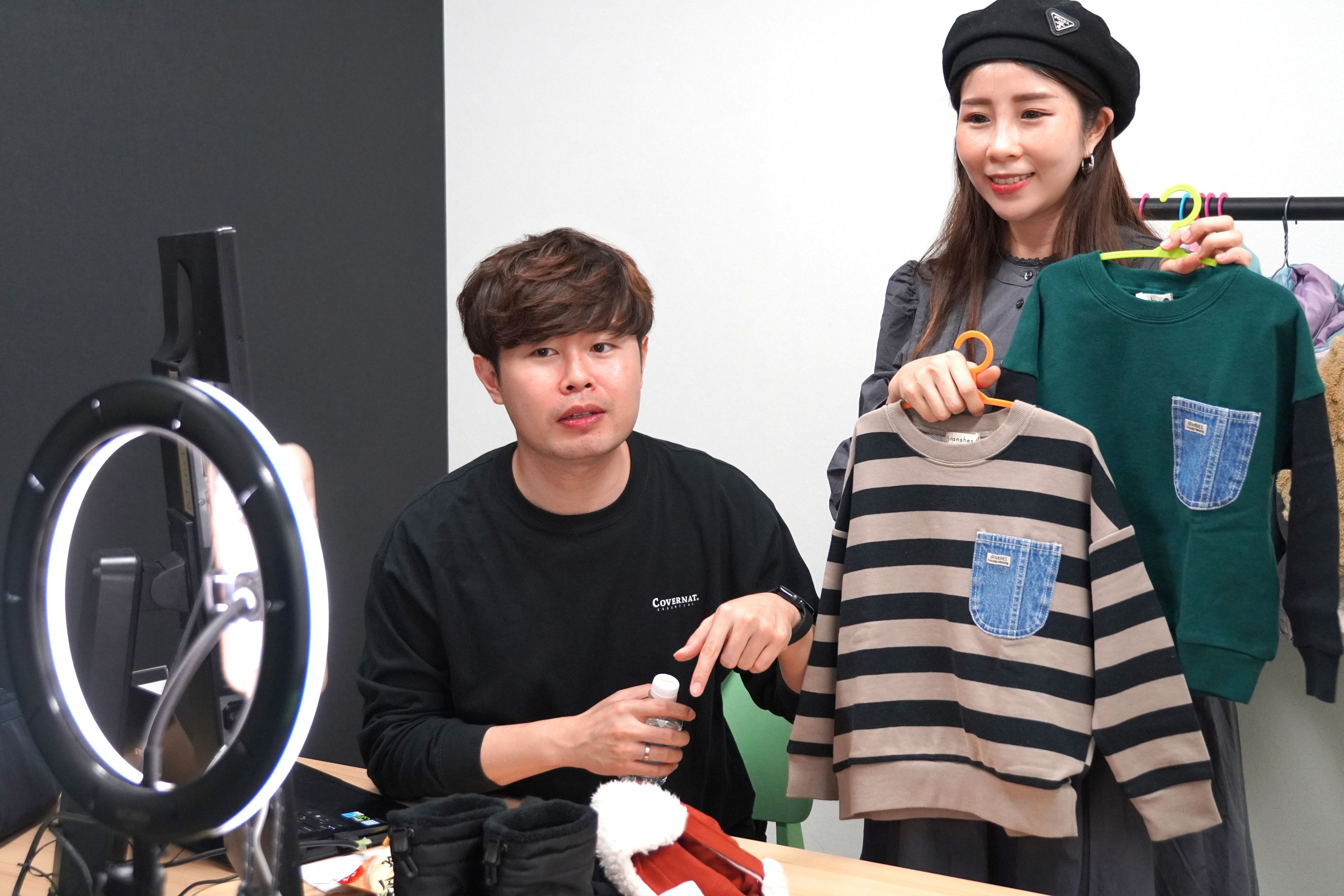 過去に実施した「越境ライブコマース」の様子①