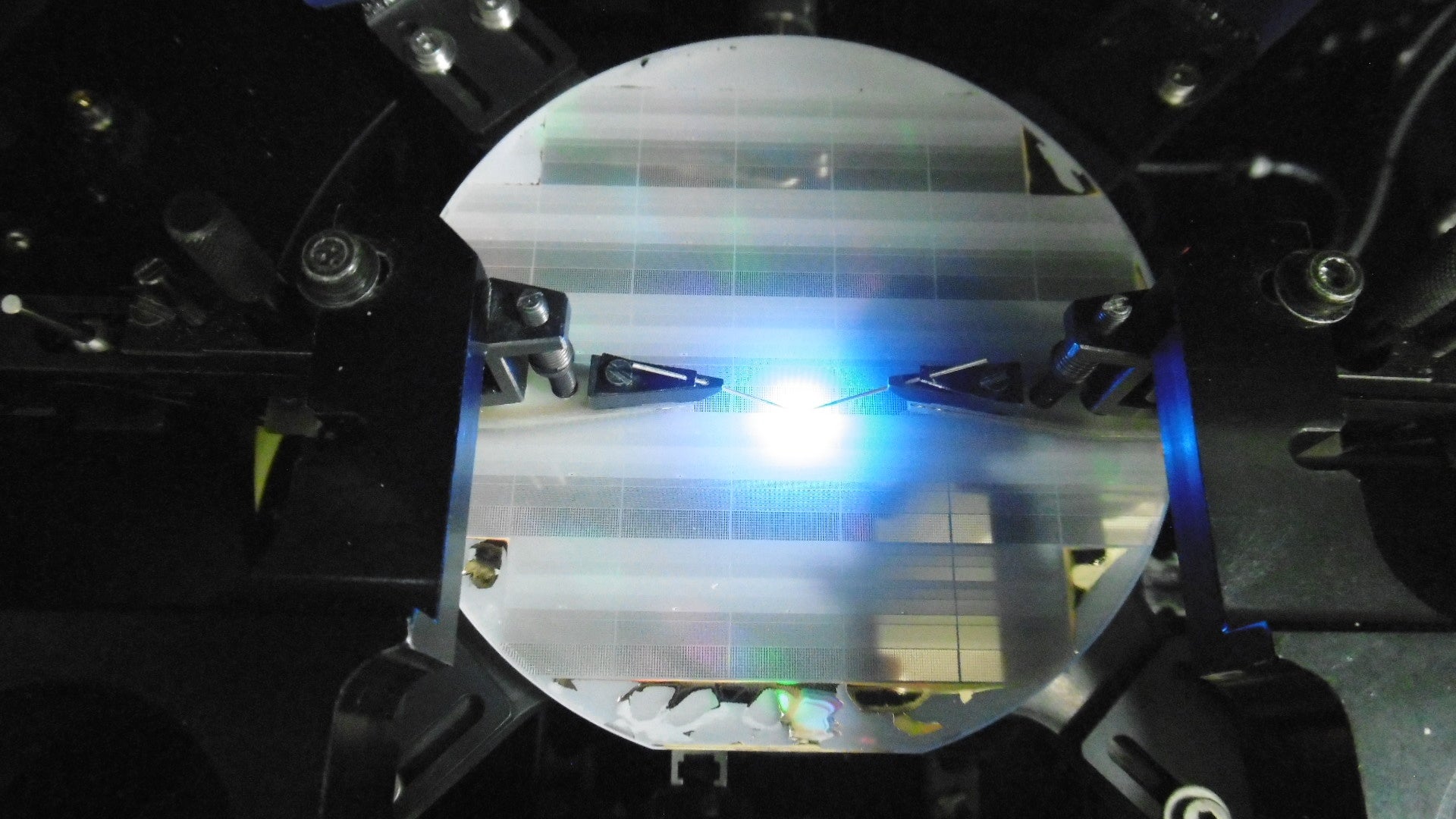 InGaN青色発光の様子