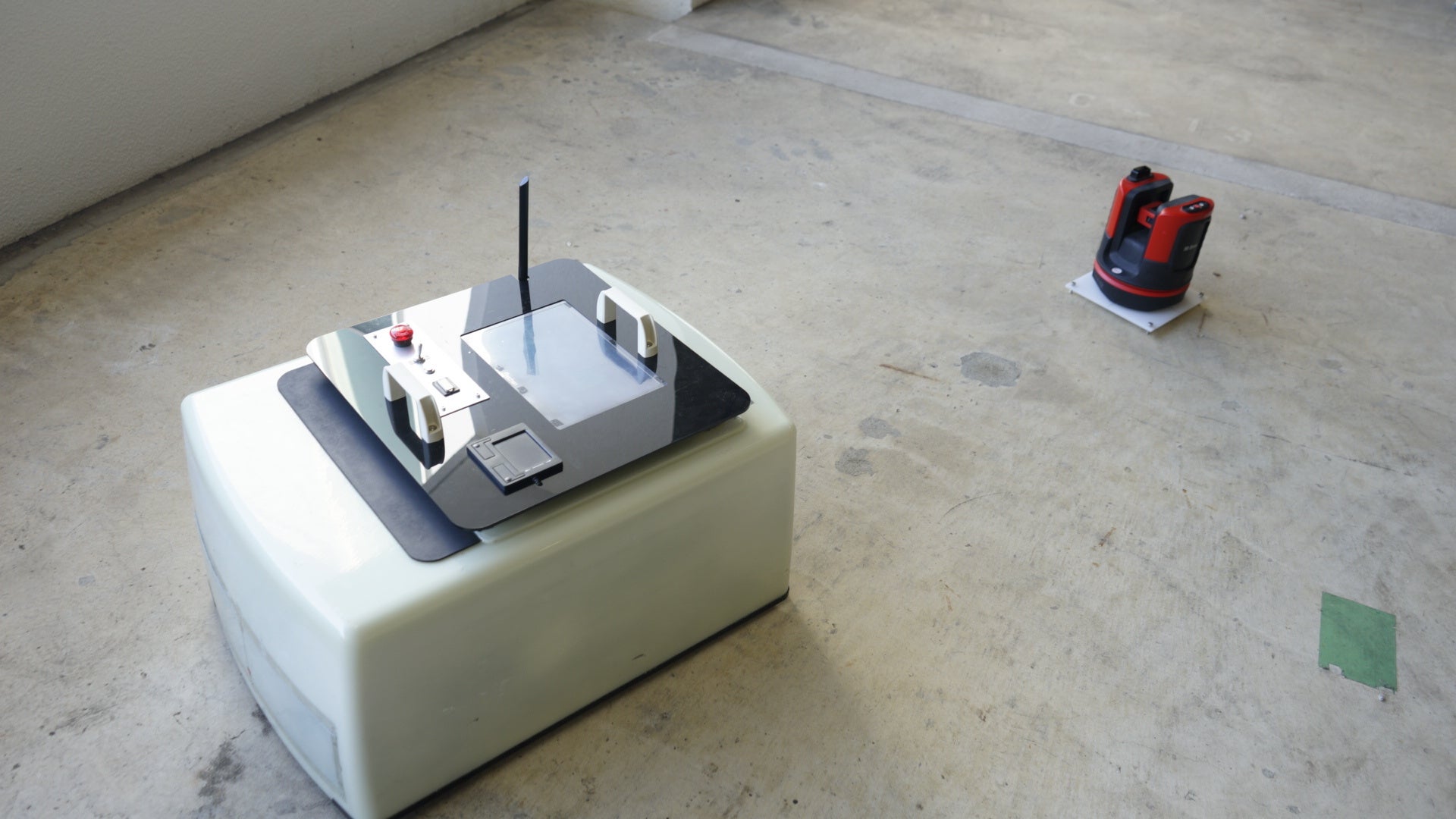 図1：墨出しロボット