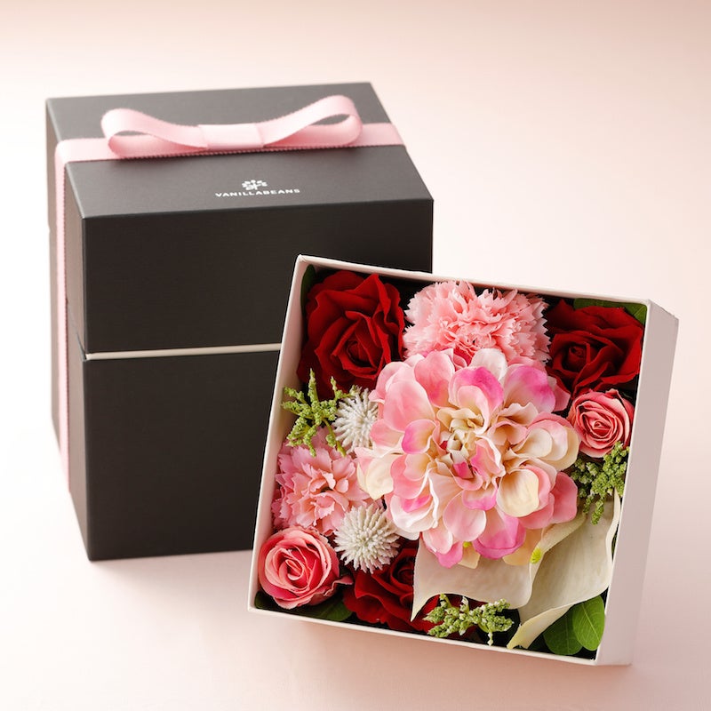 チョコレート専門店の 母の日 ギフト 横浜発 Vanillabeans から オンライン限定フラワー スイーツボックス を3月15日 火 より受付開始 チョコレートデザイン株式会社のプレスリリース チョコレート専門店の 母の日 ギフト 横浜発 Vanillabeans から オンライン限定フラワー スイーツボックス を3月15日 火 より受付開始 チョコレートデザイン株式会社のプレスリリース