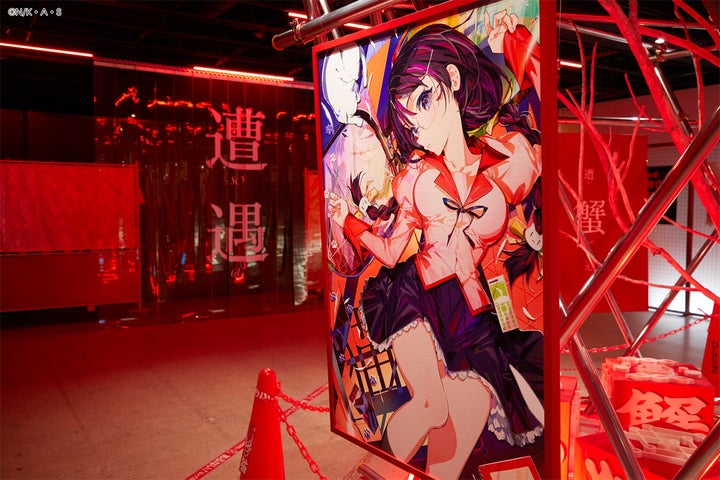 アニメ「〈物語〉シリーズ」と アーティスト Mika Pikazoコラボ アニメ「〈物語〉シリーズ」と アーティスト Mika Pikazoコラボ