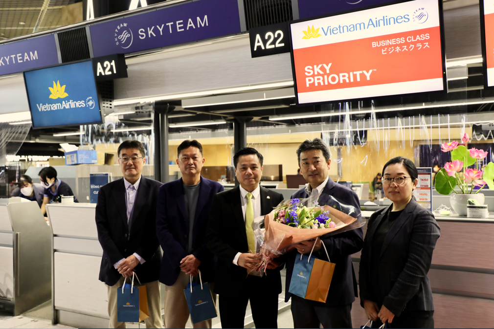 旅行代理店の販売担当者様