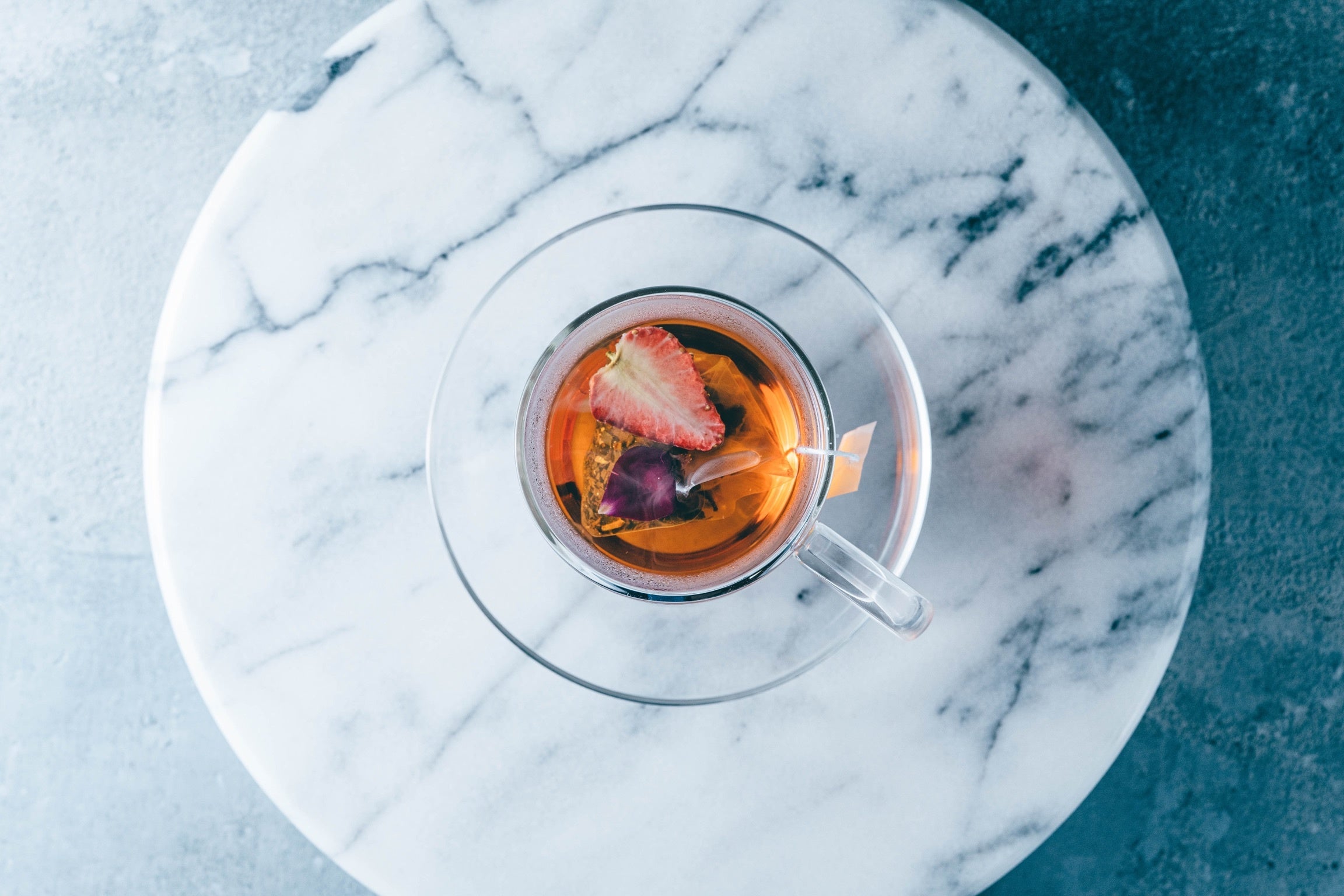 薔薇の和紅茶×苺×薔薇の花びら：700円（税込）