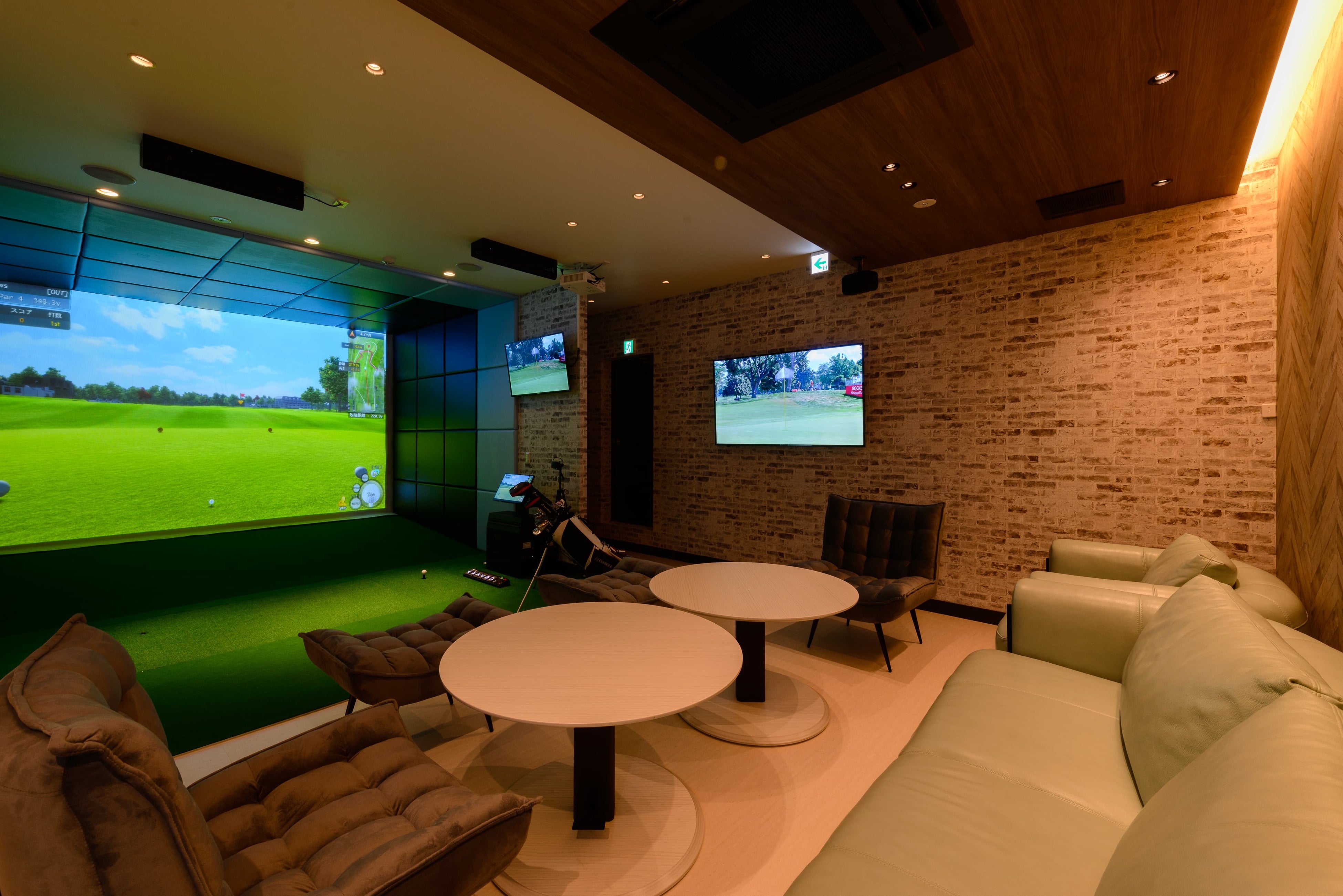 埼玉県草加市に22年8月オープンしたゴルフシミュレーション バー Golf Bar Nuni に液晶モニターを導入しました Lm Tokyo株式会社のプレスリリース