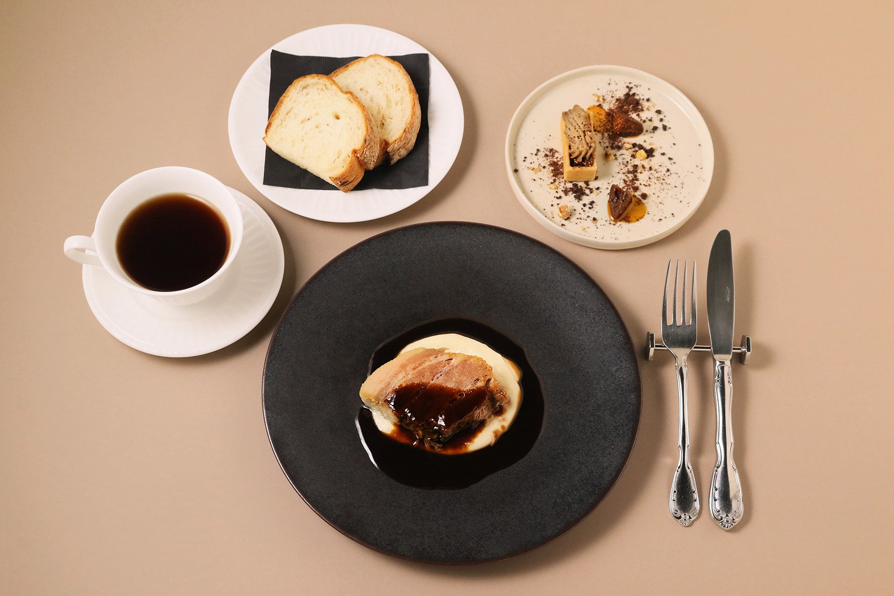 タイアップランチ： NOIR ET BLANC