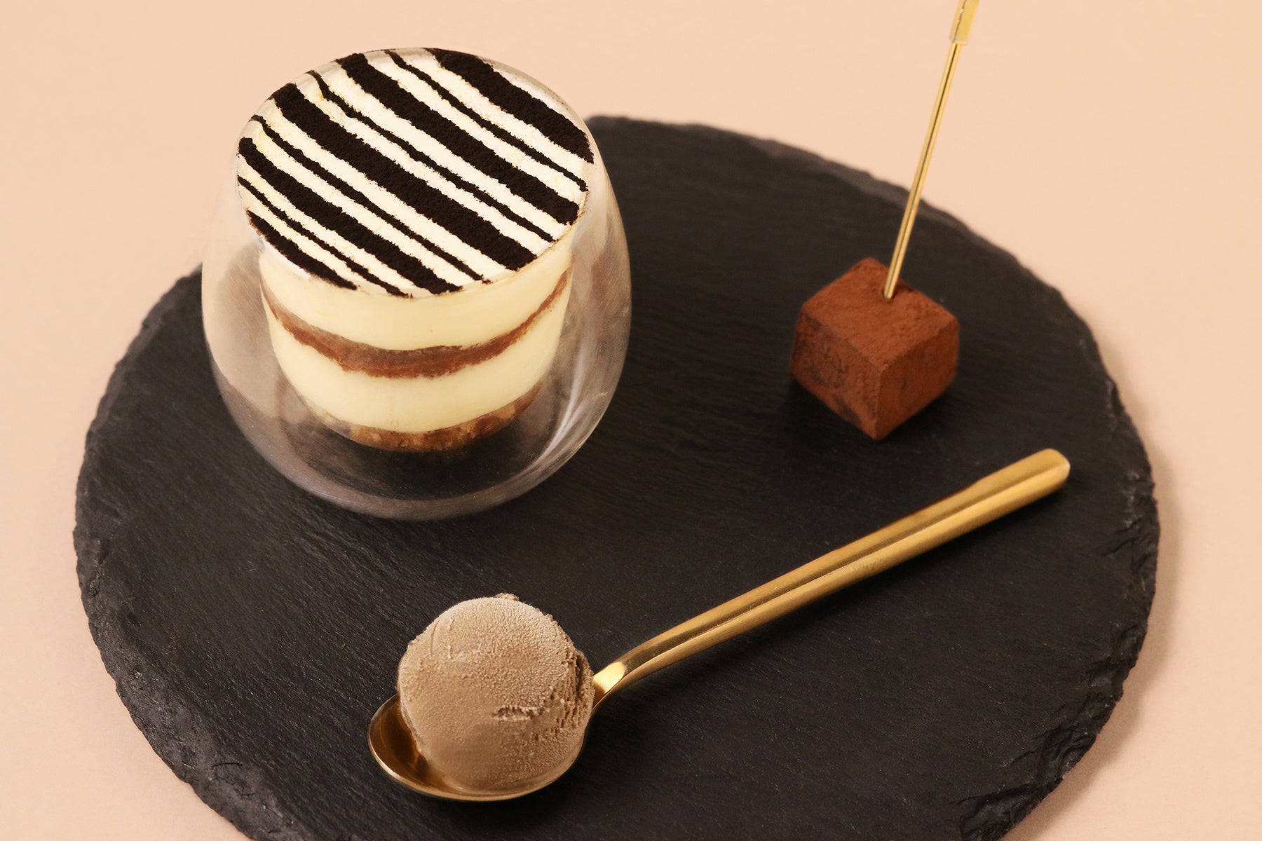 《嘘〈アンティミテI〉》－大人のティラミス－