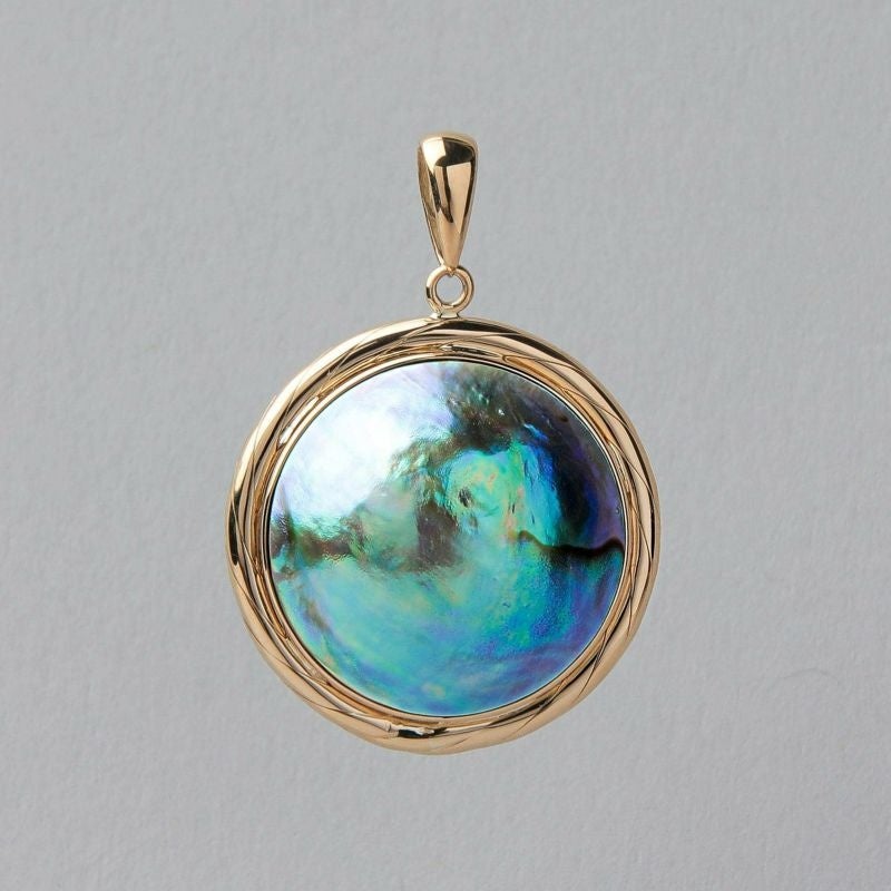 鮑玉　アワビの貝殻　アバロンパール　真珠付き約1cm強 a069bf260c676025191d8e6450aef5