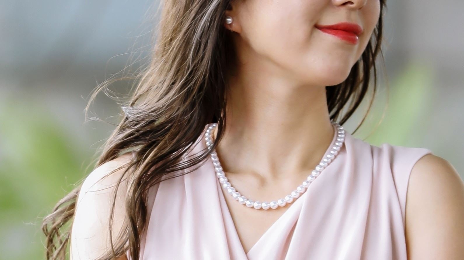 フォーマルコーデを上品に彩るパール