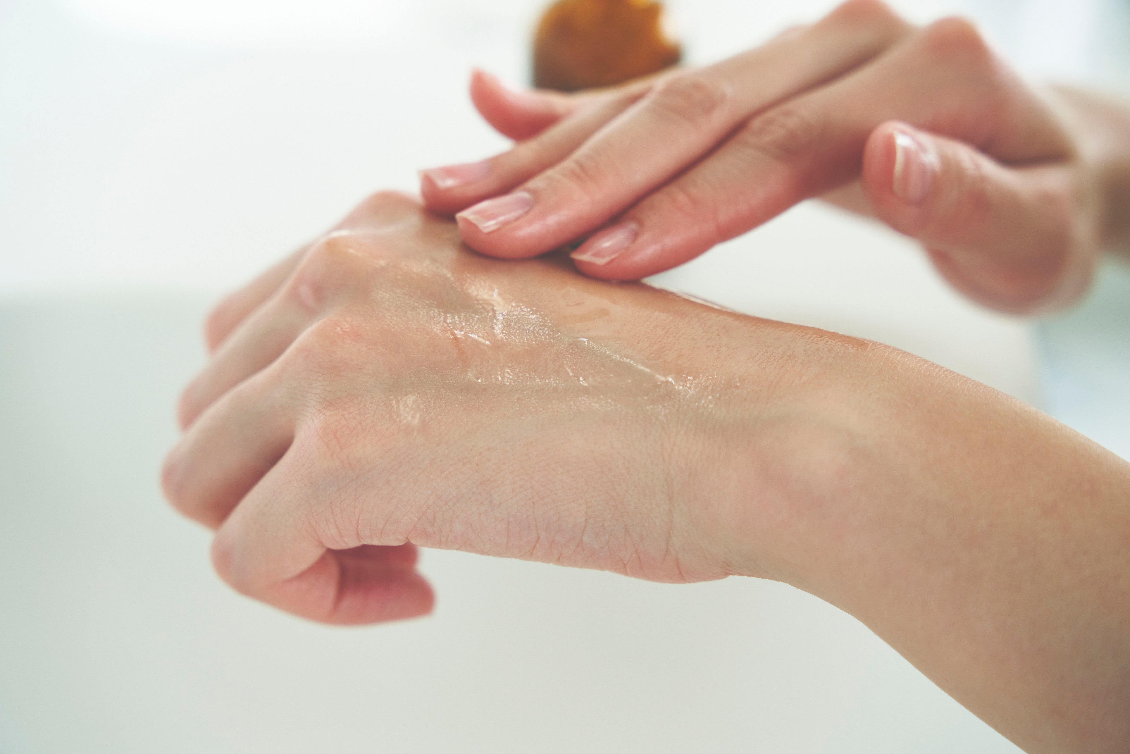 真珠エキスが、お肌のちからを育てる？」スキンケアブランド madama